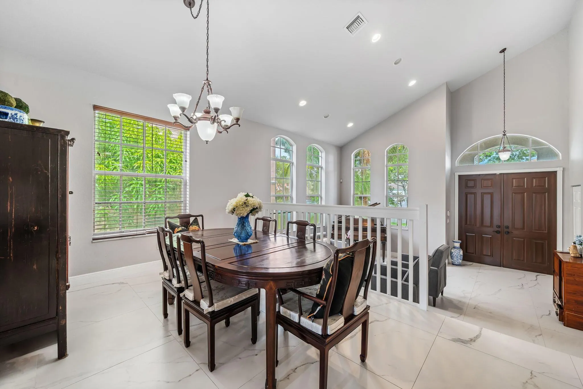 2183 Alworth Ter