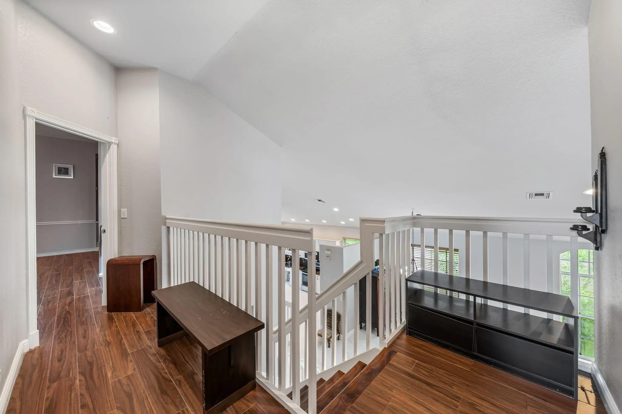 2183 Alworth Ter