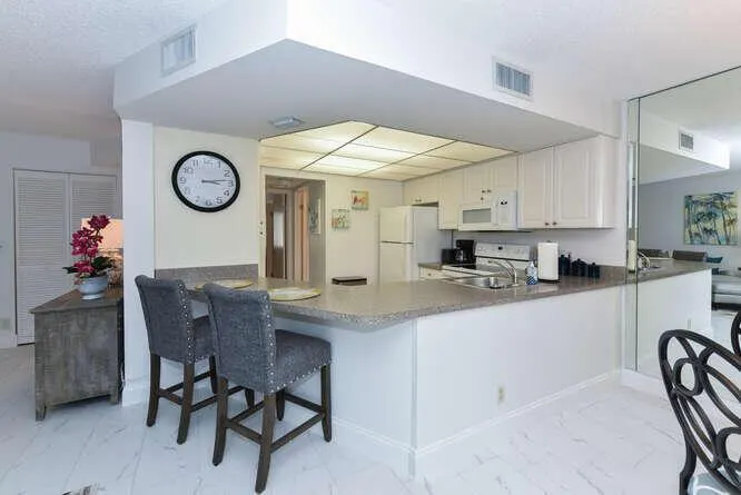 1605 S Us Highway 1, #B105