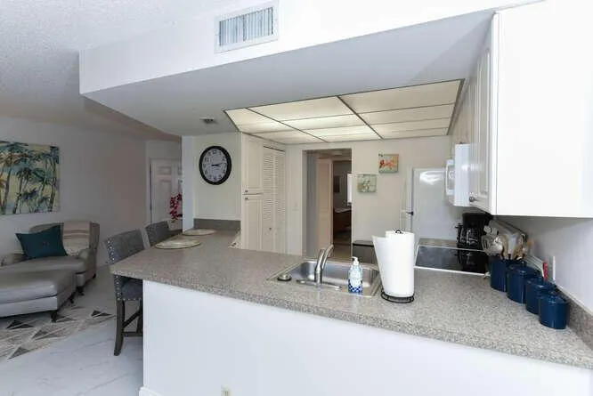 1605 S Us Highway 1, #B105
