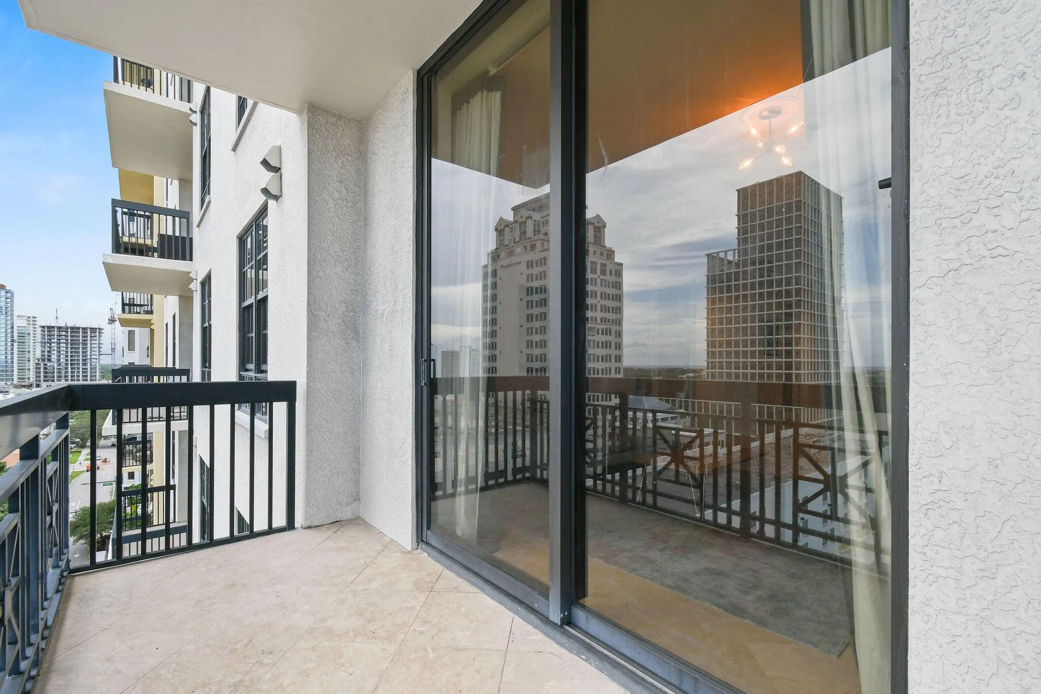 701 S Olive Avenue, #818