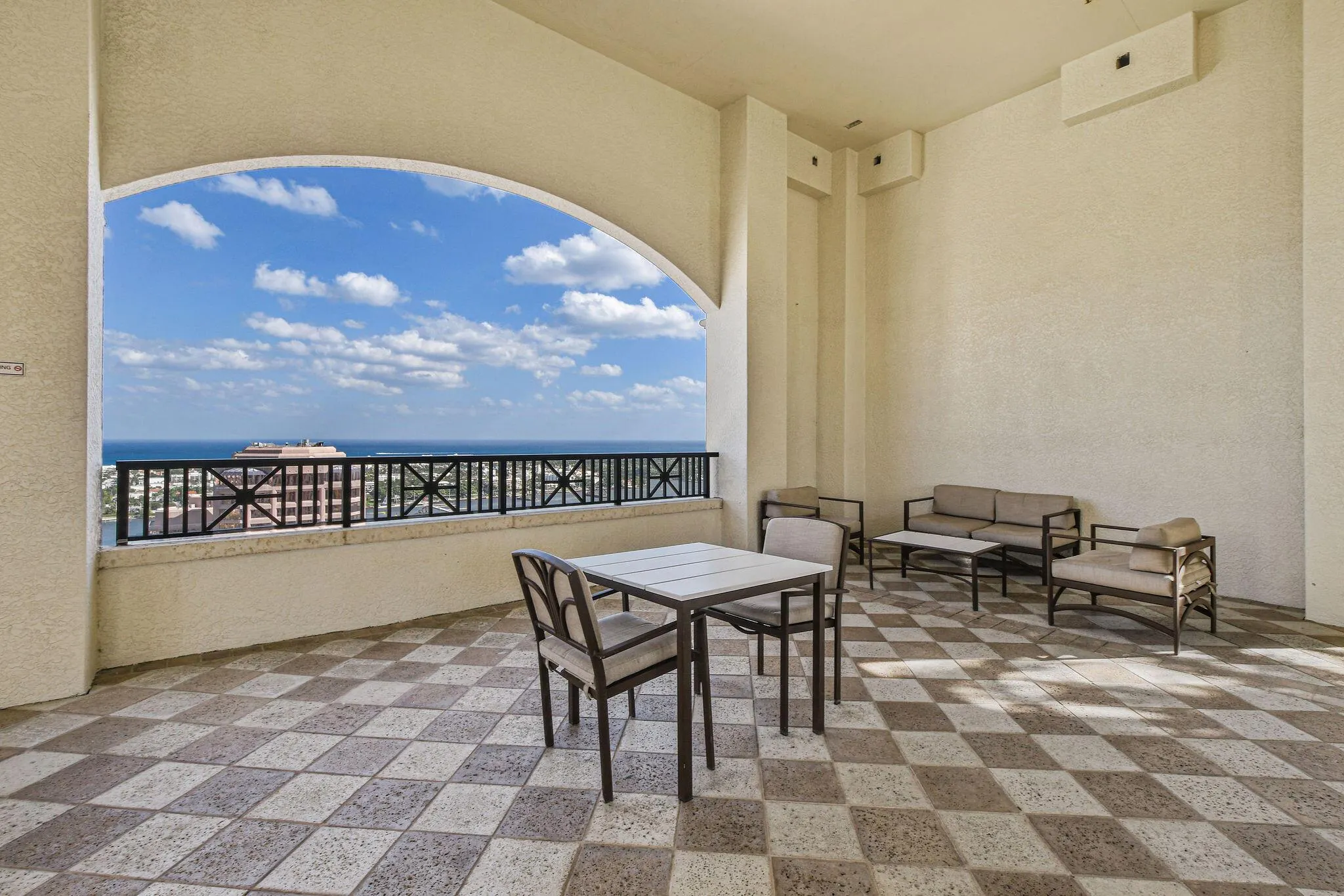 701 S Olive Avenue, #818
