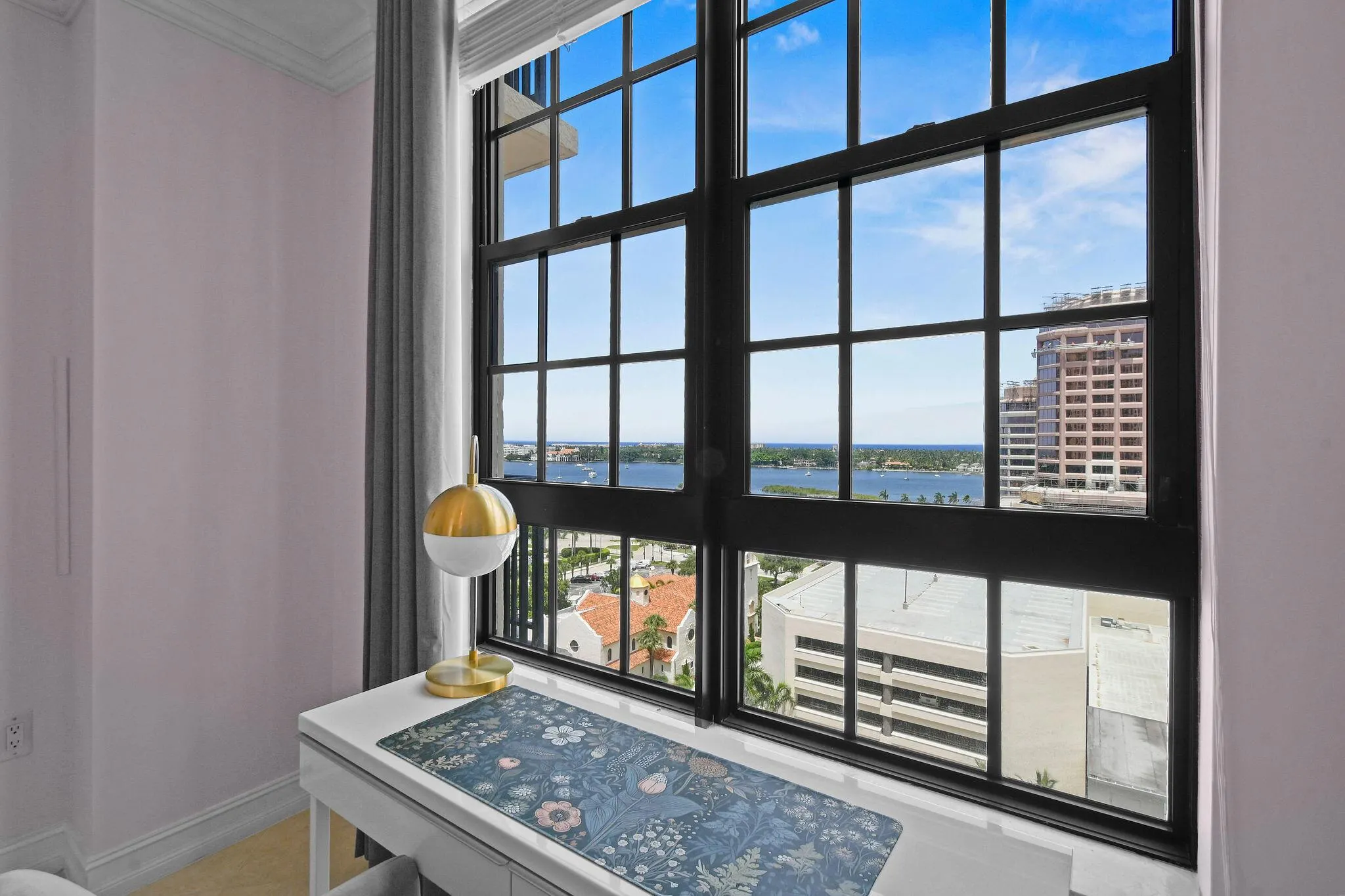 701 S Olive Avenue, #818