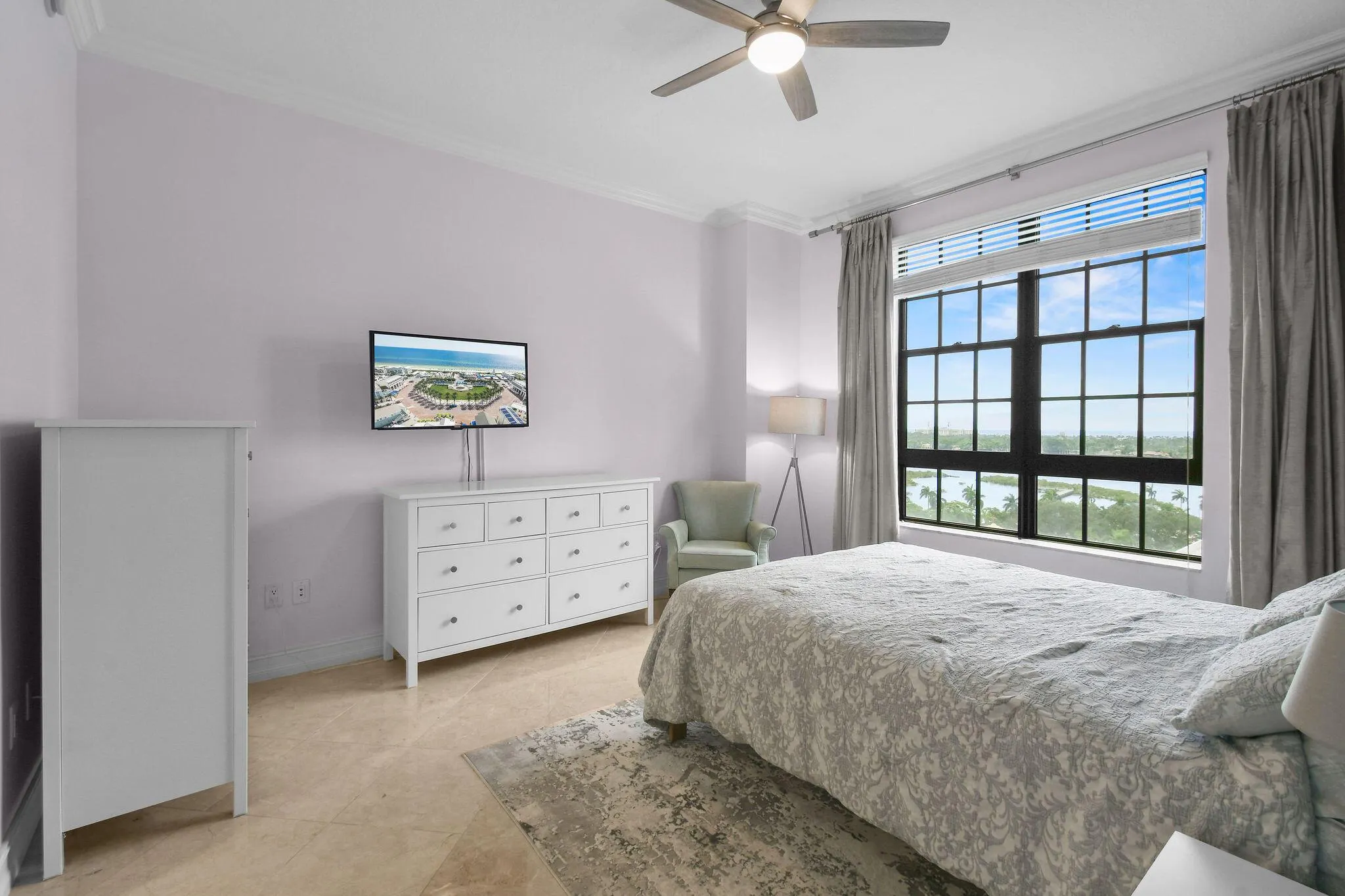 701 S Olive Avenue, #818