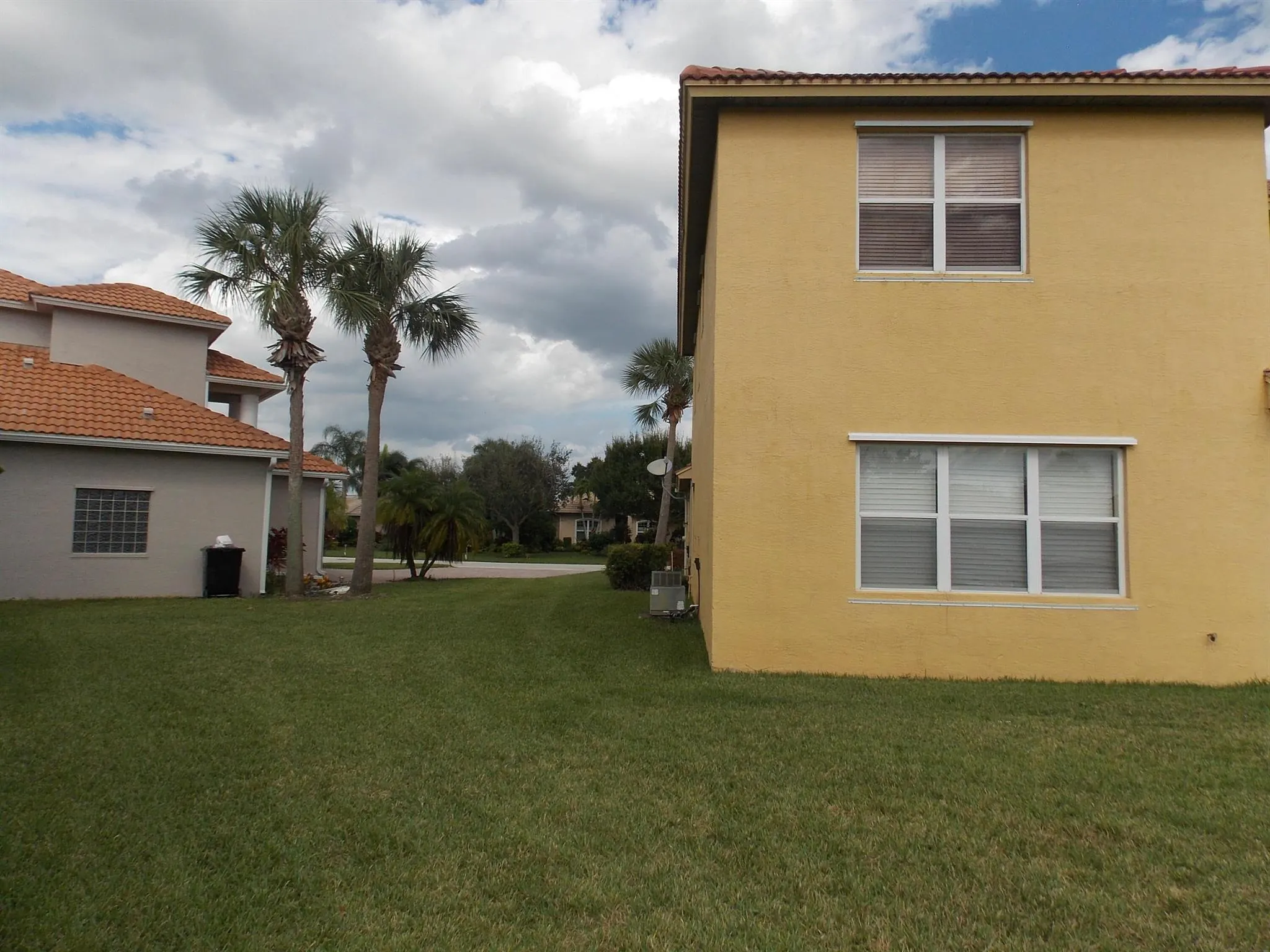 323 NW Sheffield Circle