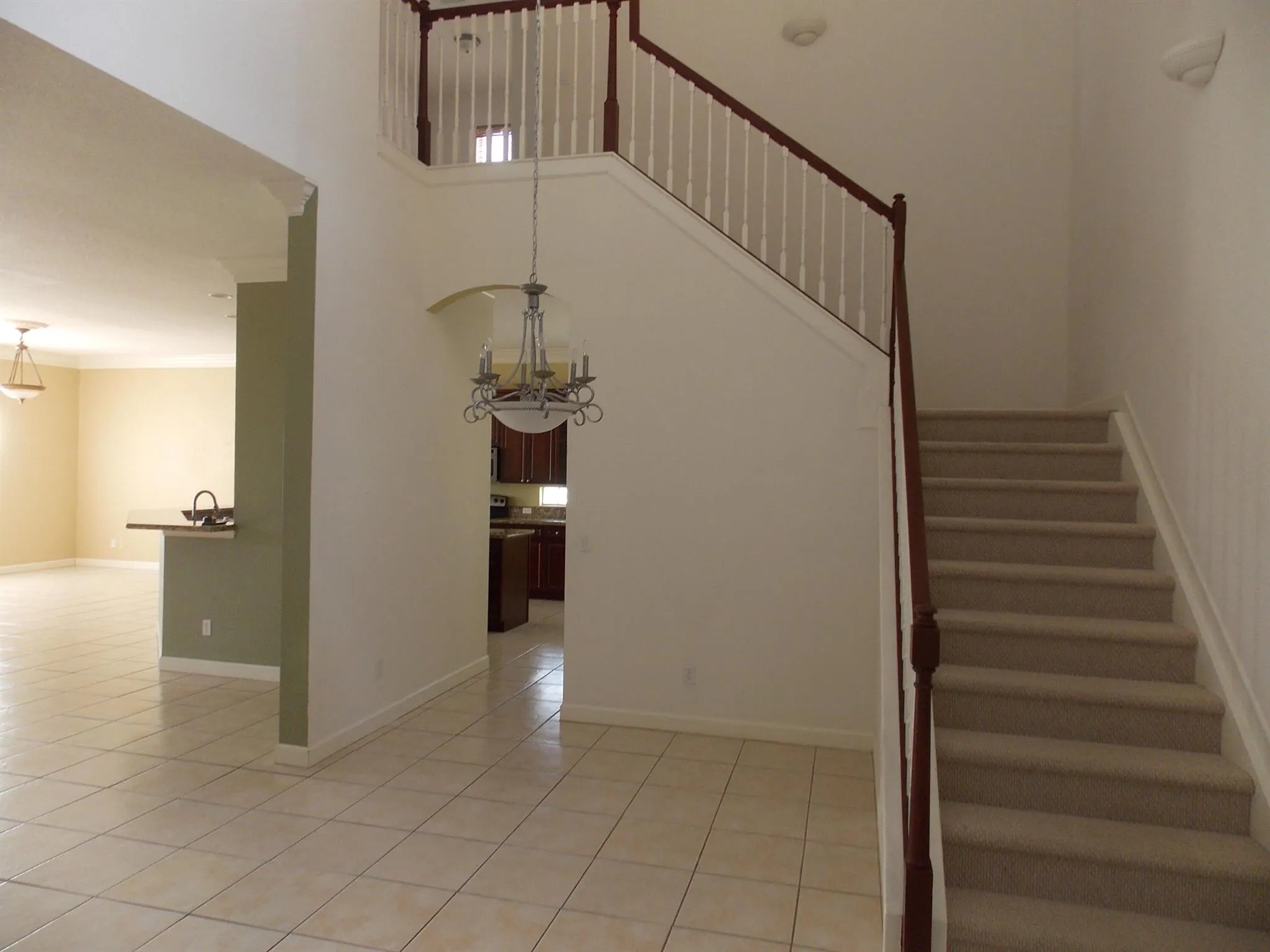 323 NW Sheffield Circle