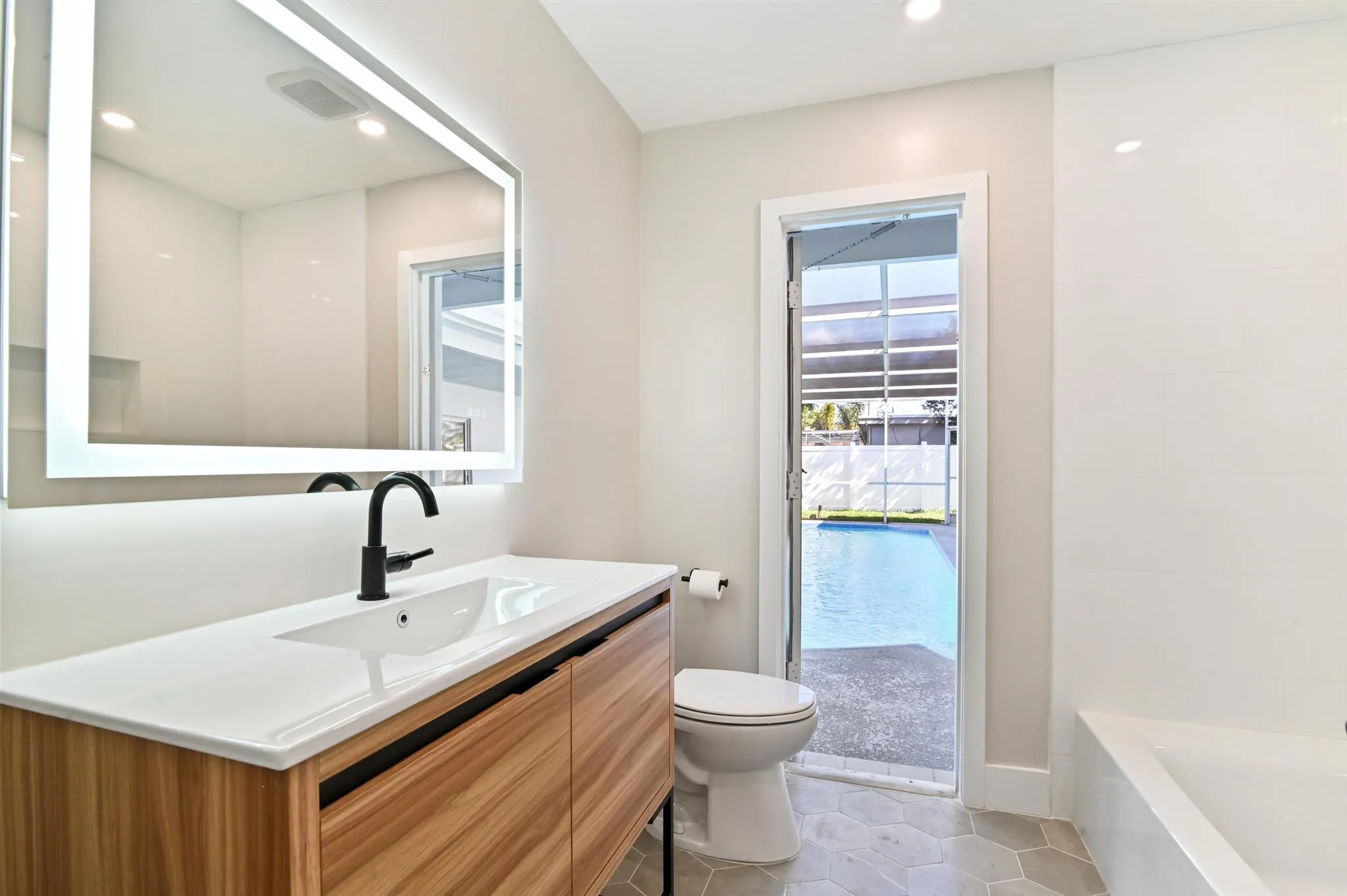 4421 NW 2nd Court