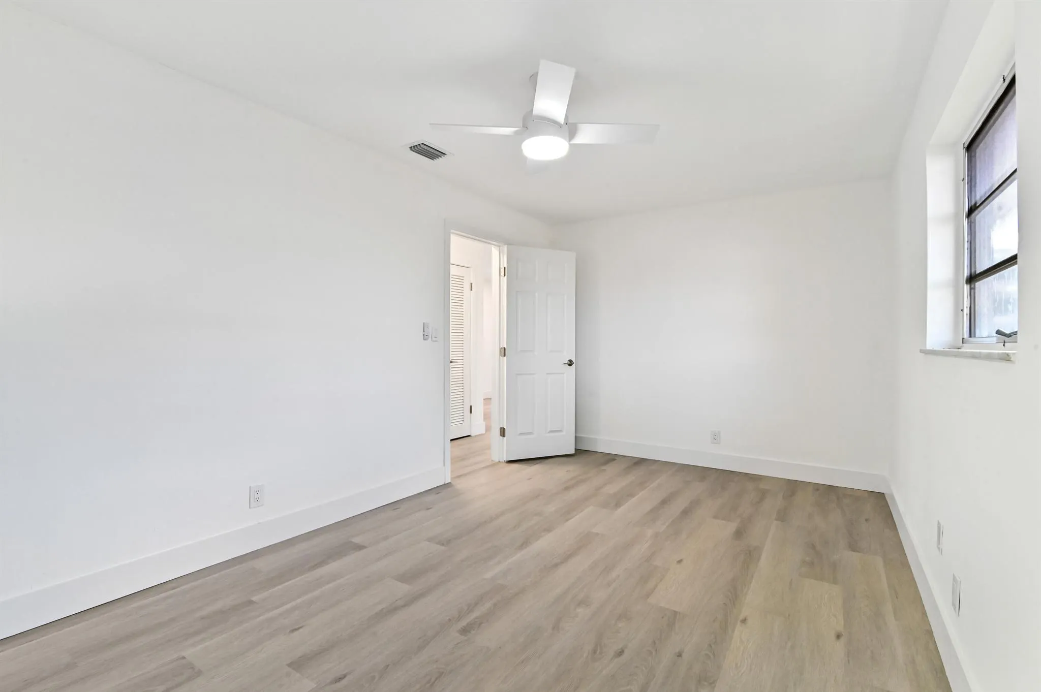 4421 NW 2nd Court