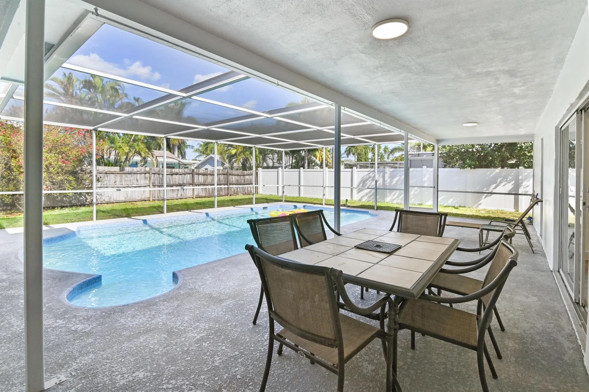 4421 NW 2nd Court