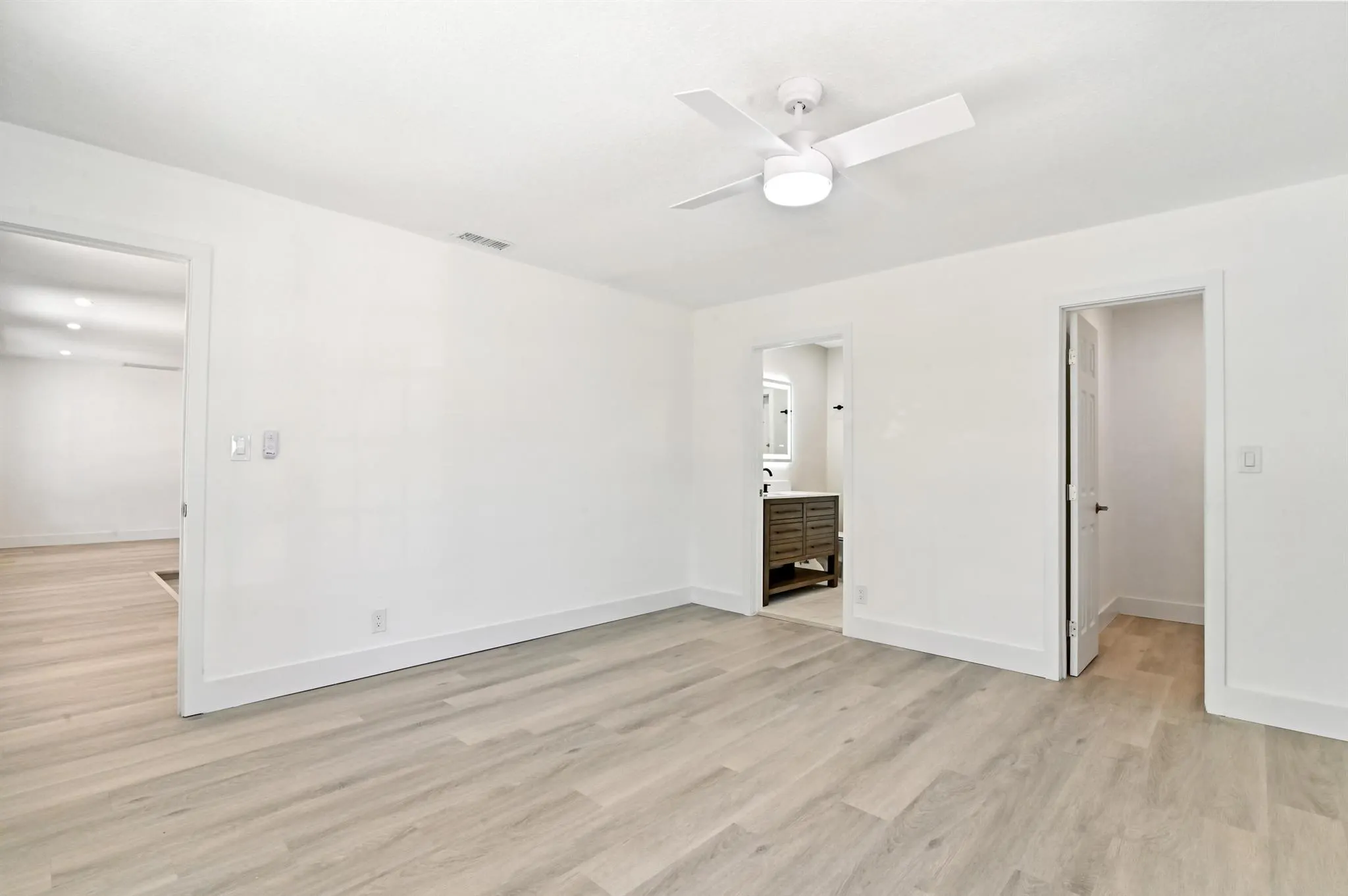 4421 NW 2nd Court