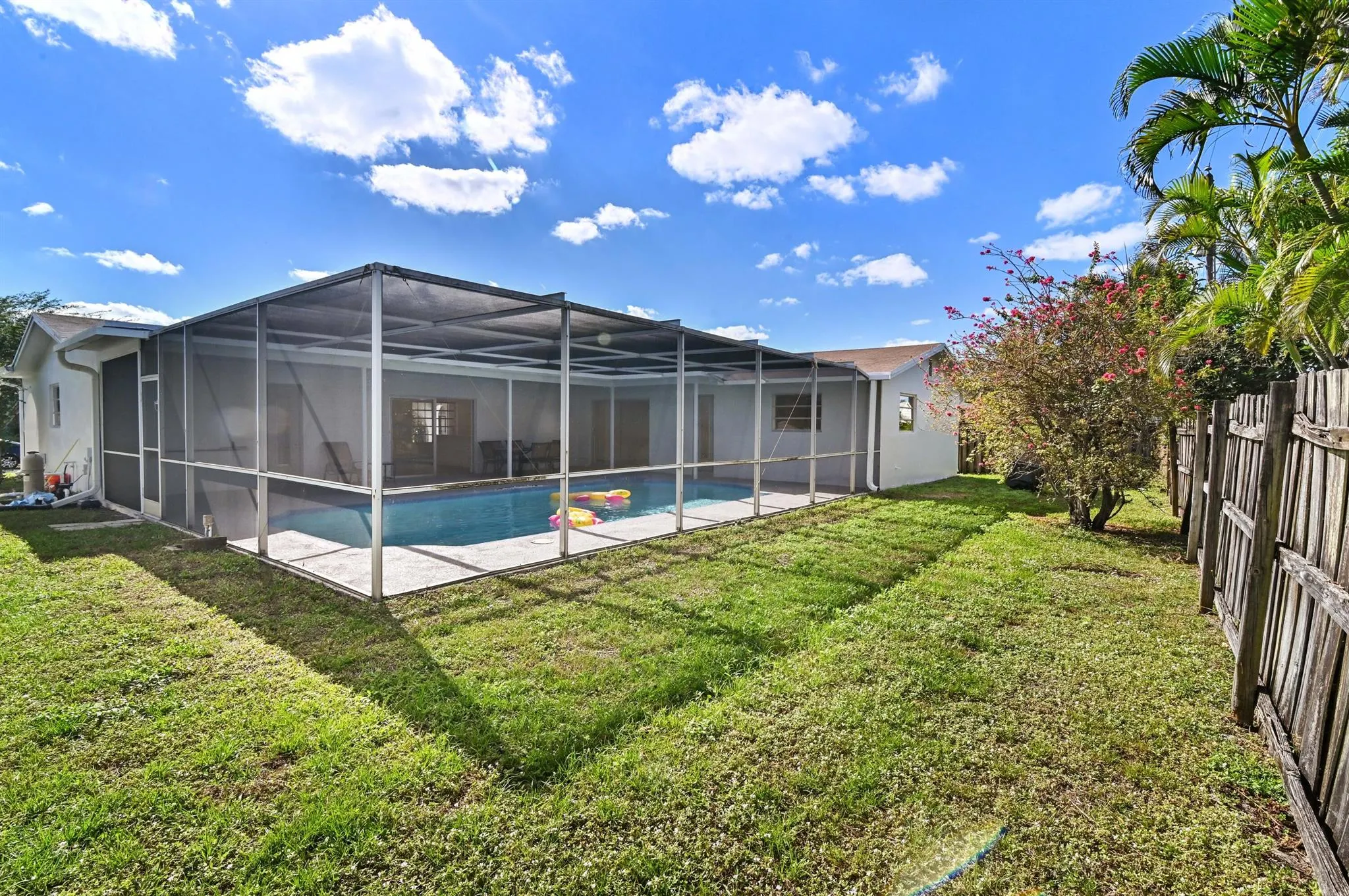 4421 NW 2nd Court