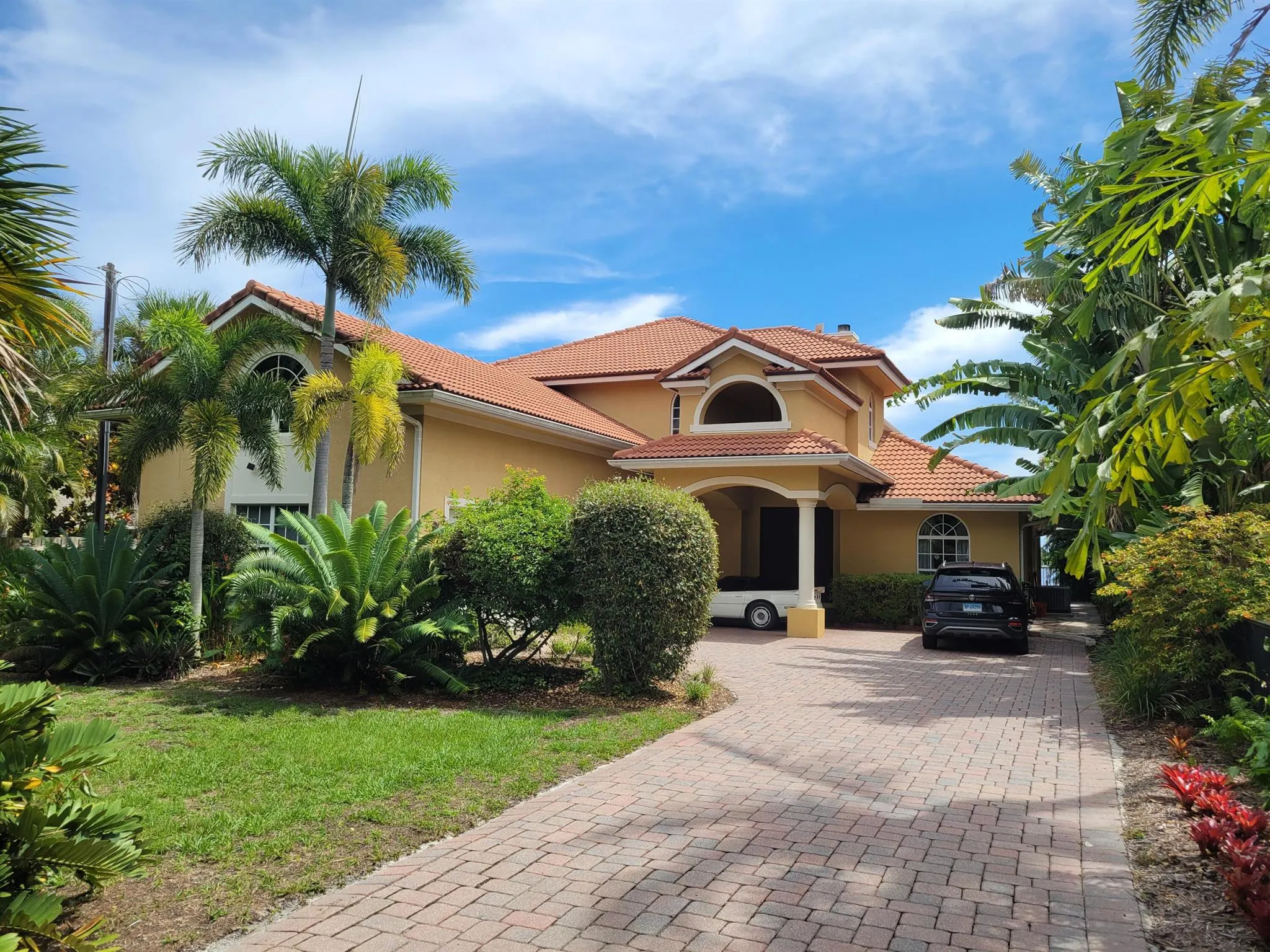 881 SE Saint Lucie Boulevard
