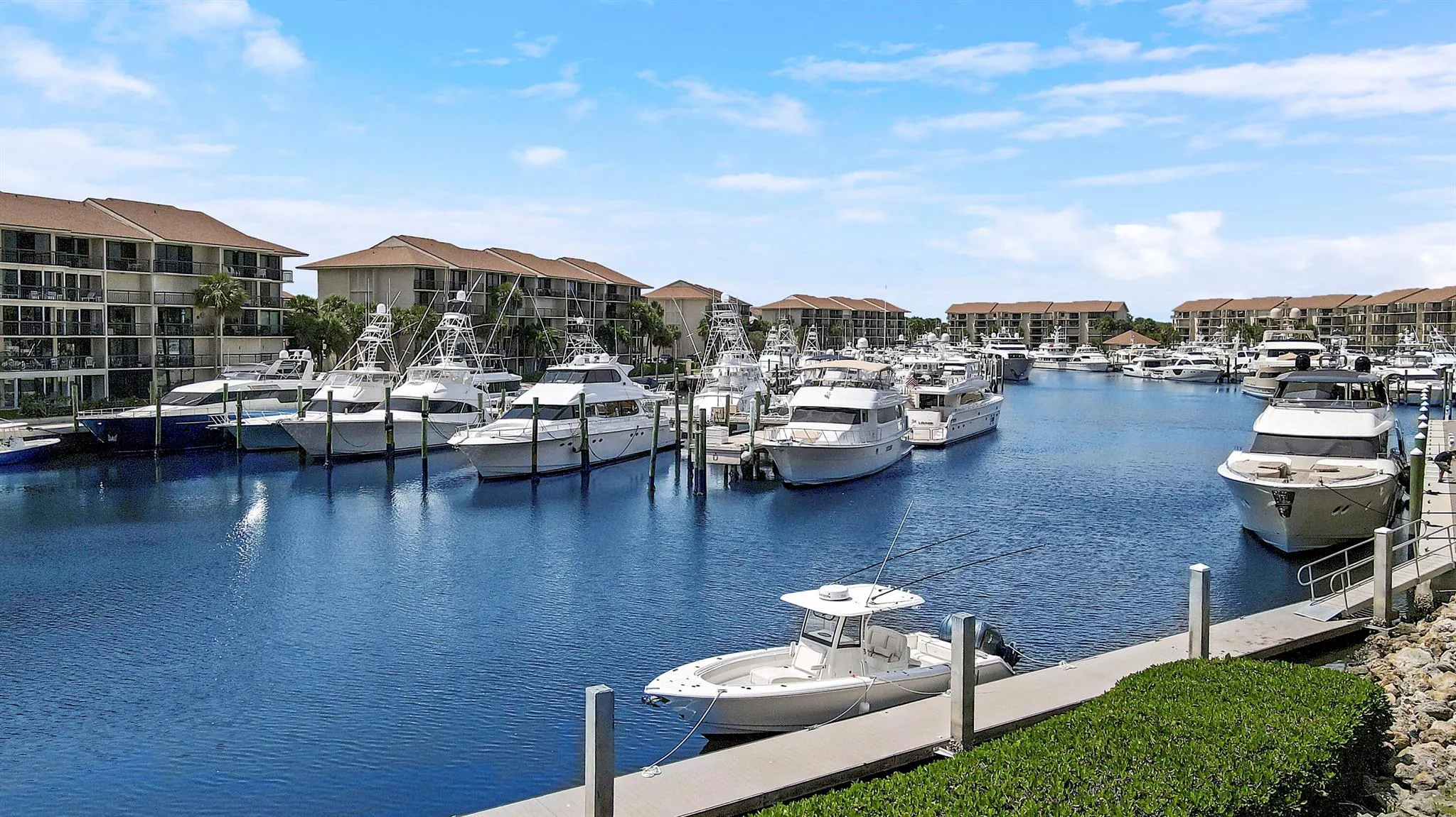 1301 Seafarer Circle, #105
