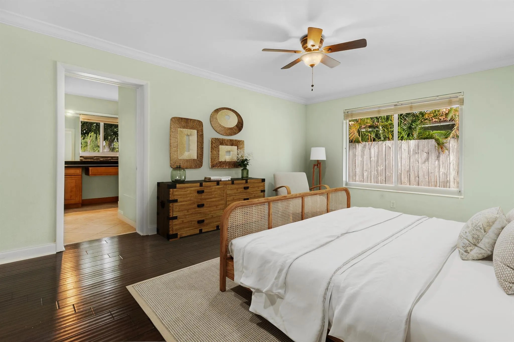 912 SE 8th Court
