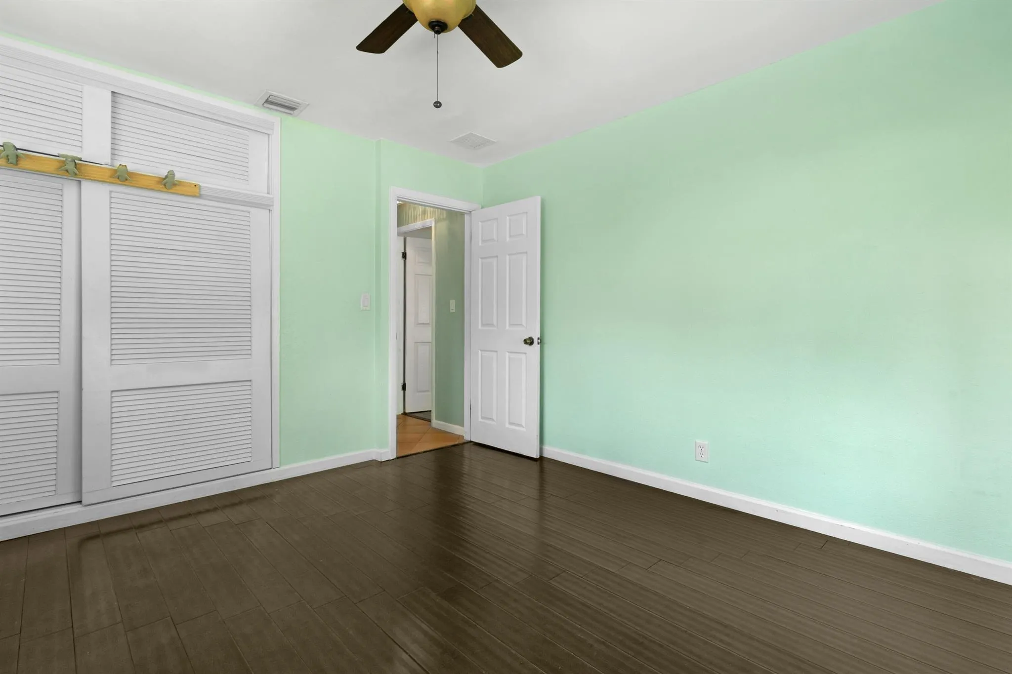 912 SE 8th Court