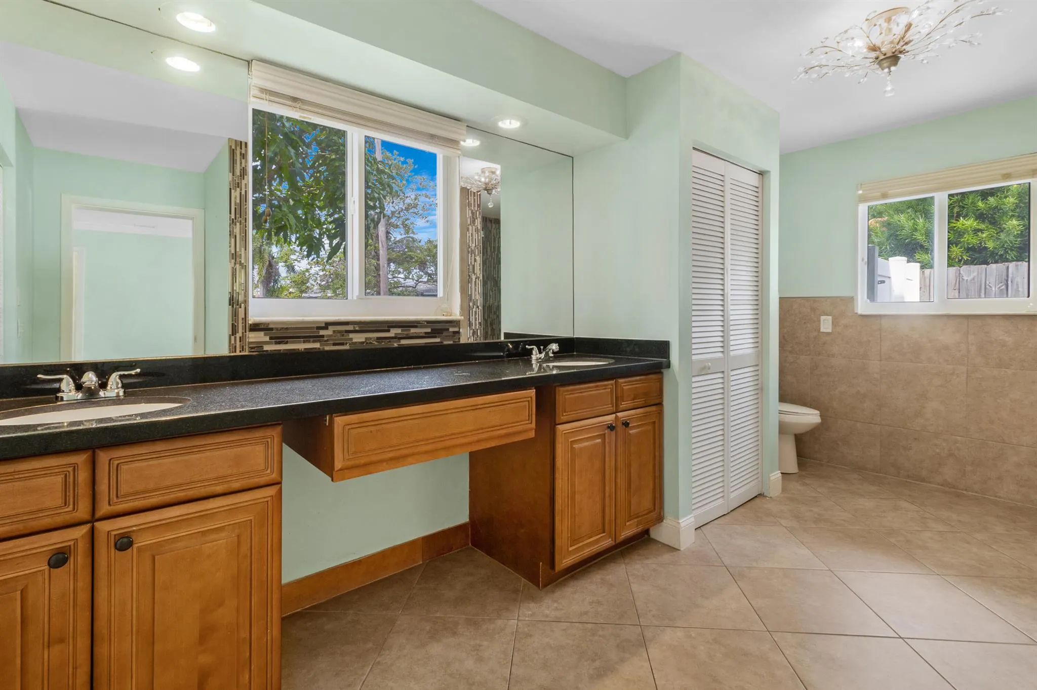 912 SE 8th Court