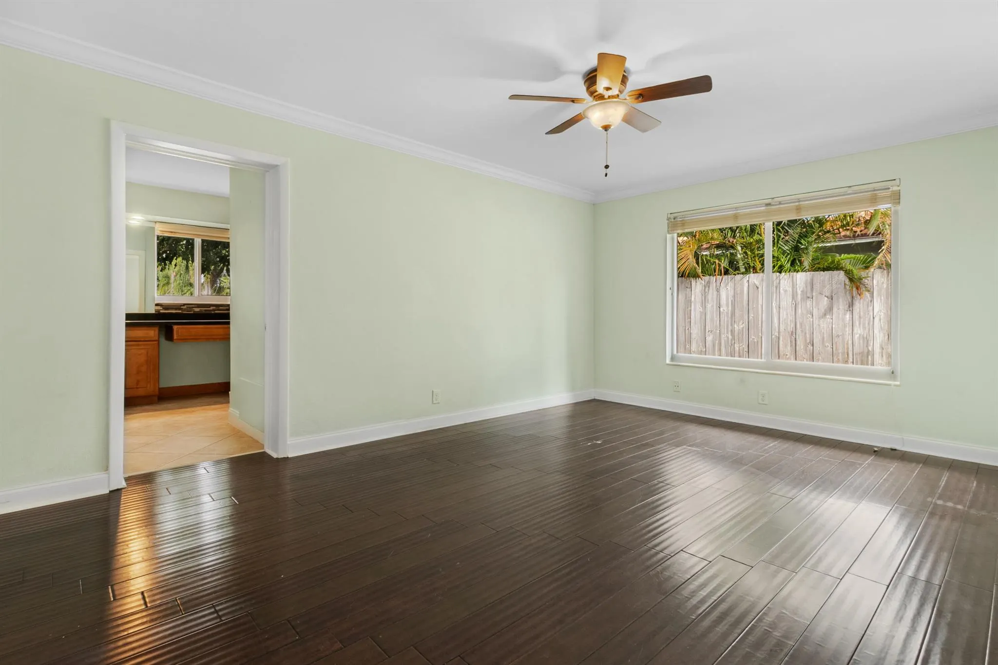 912 SE 8th Court