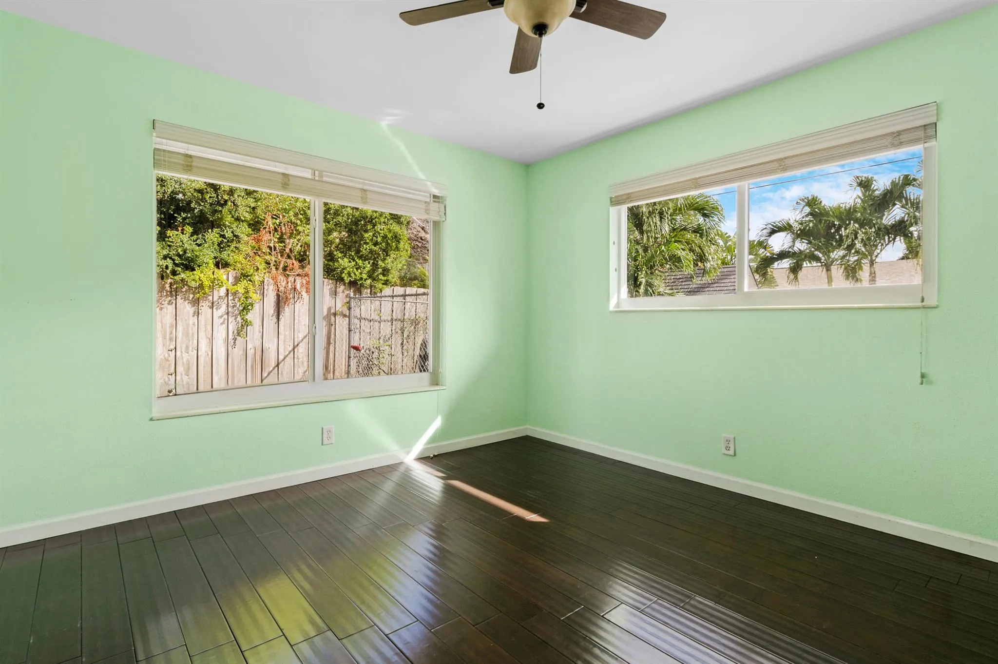 912 SE 8th Court