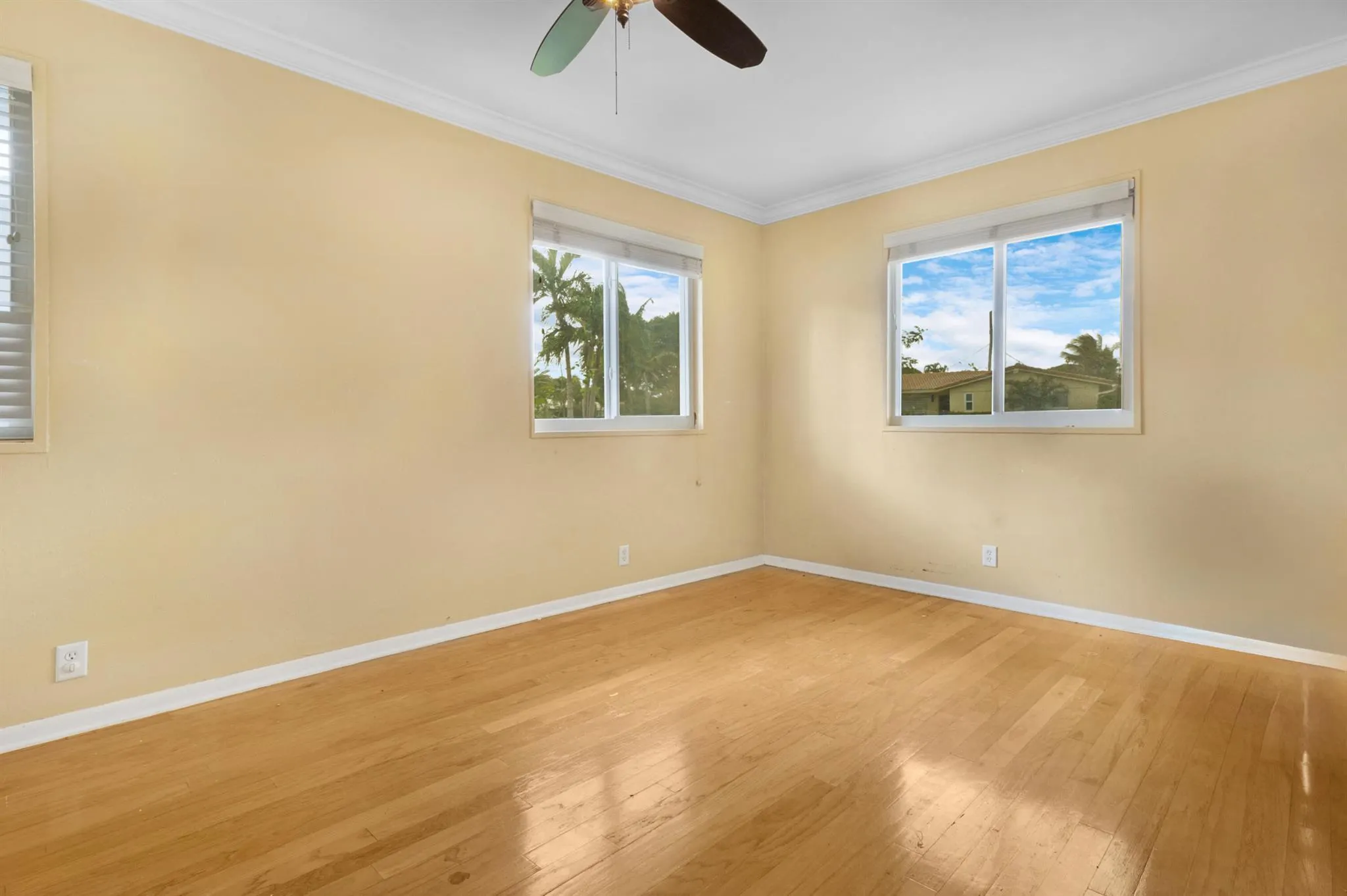 912 SE 8th Court