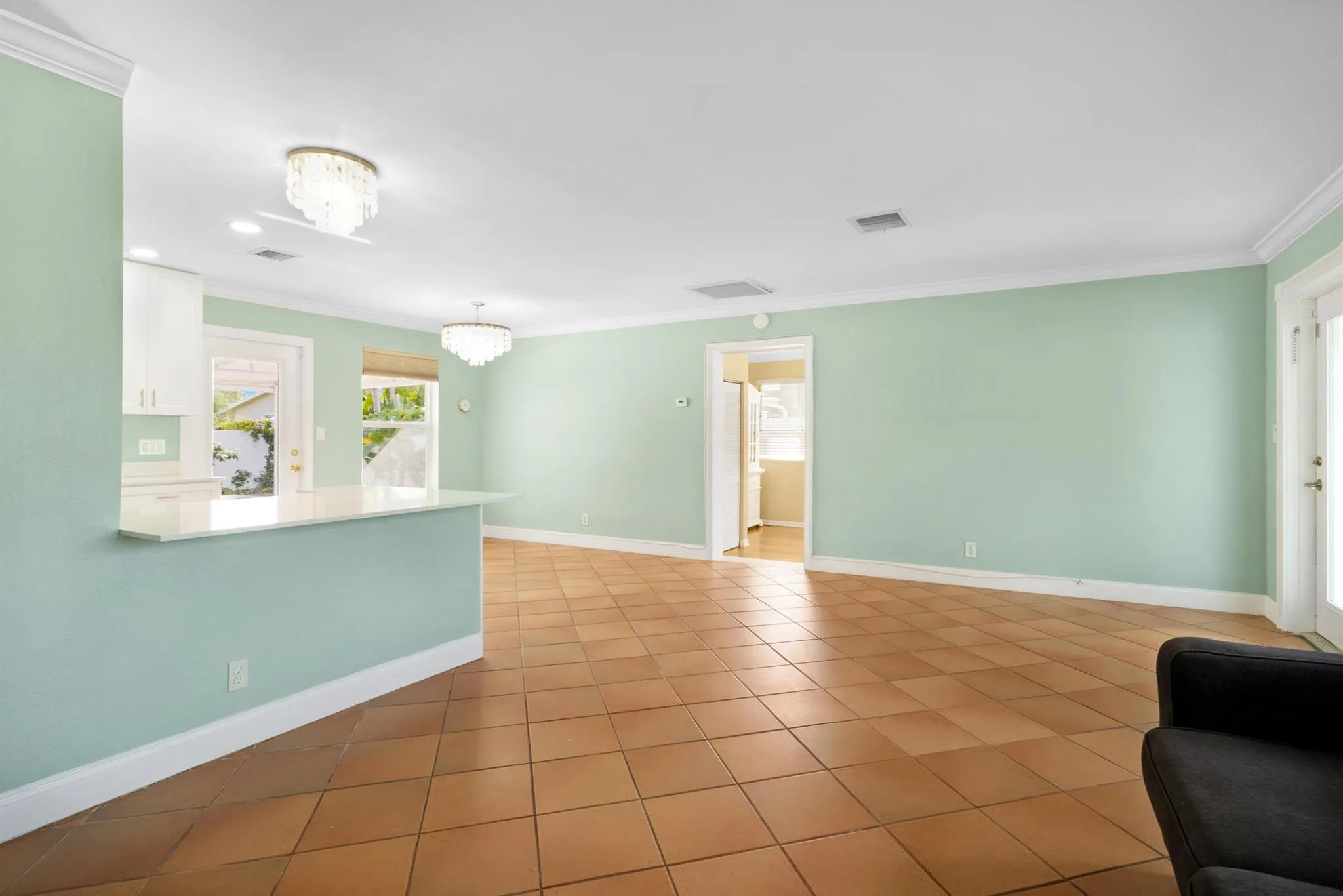 912 SE 8th Court