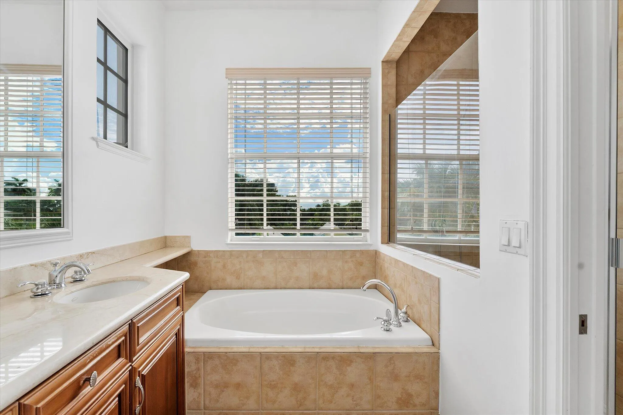 285 SE 6th Avenue, #J
