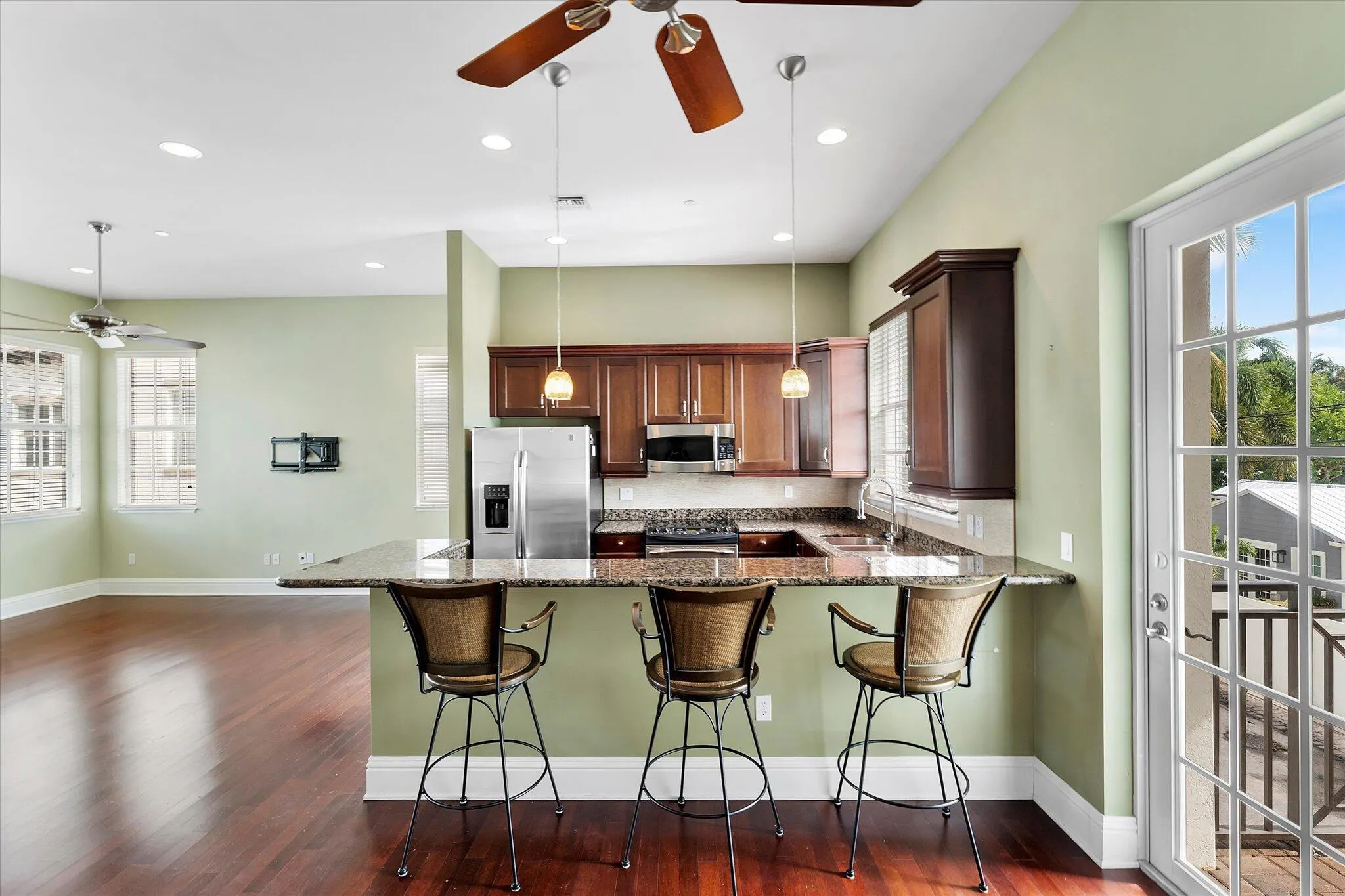 285 SE 6th Avenue, #J