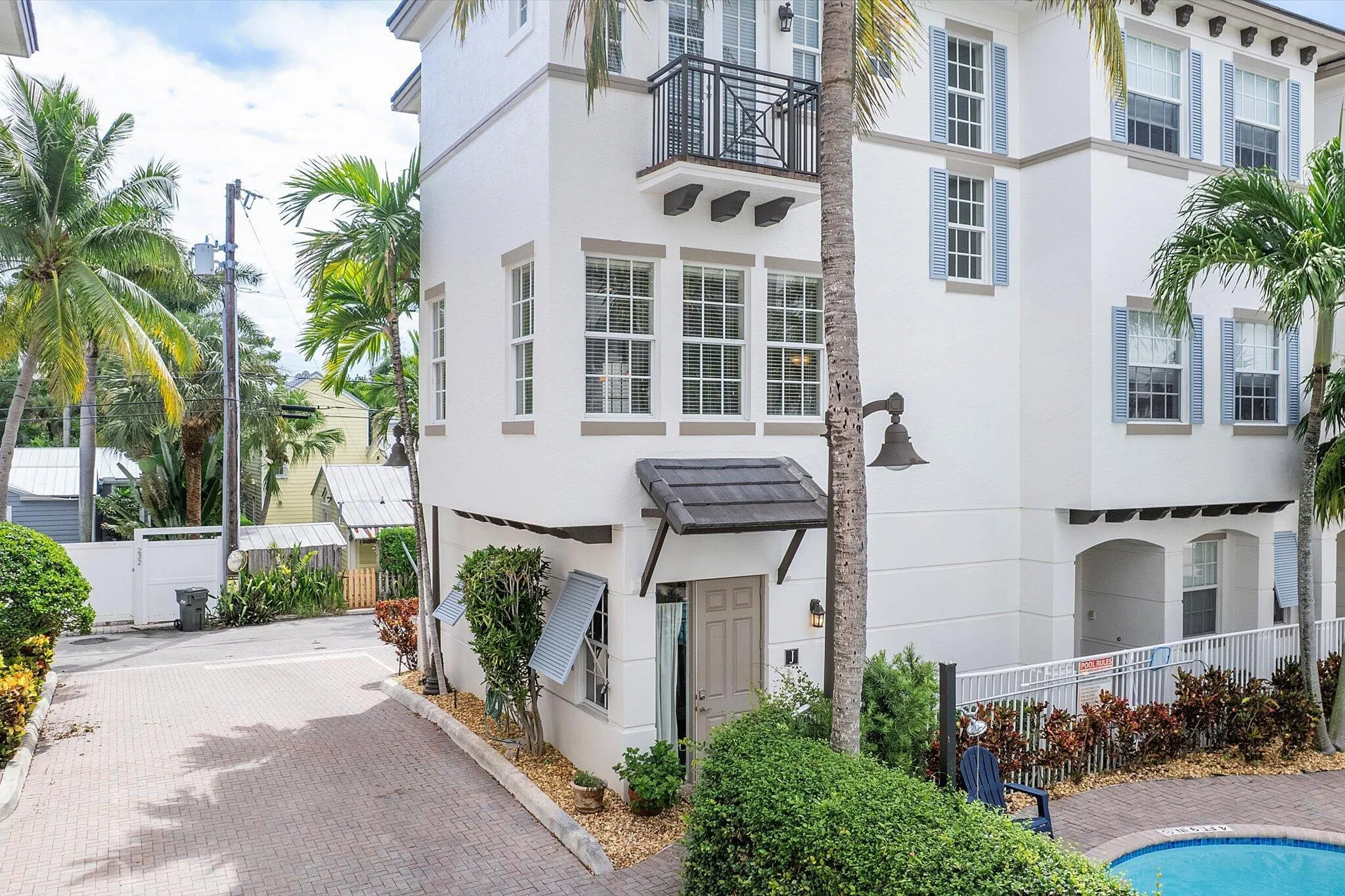 285 SE 6th Avenue, #J