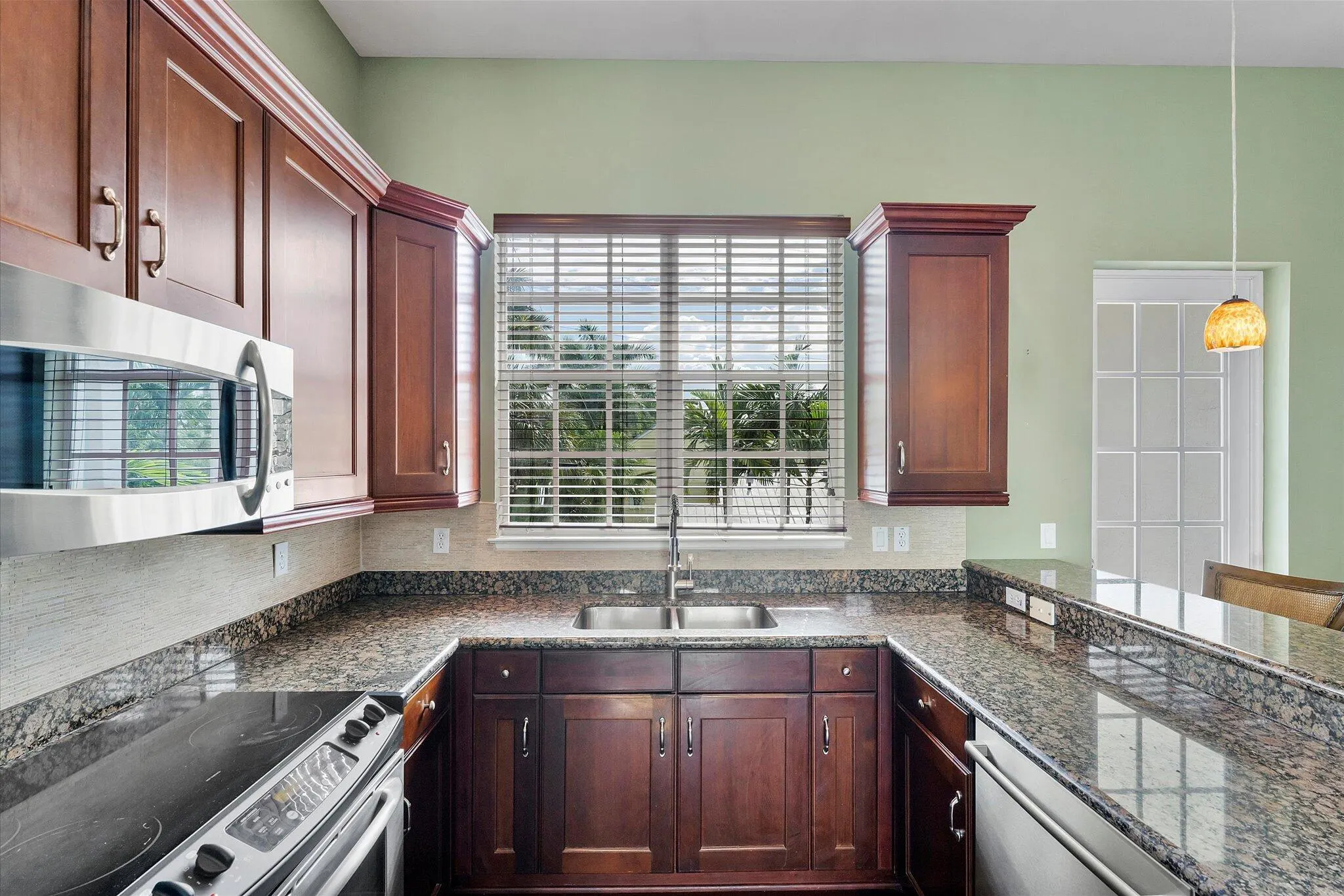 285 SE 6th Avenue, #J