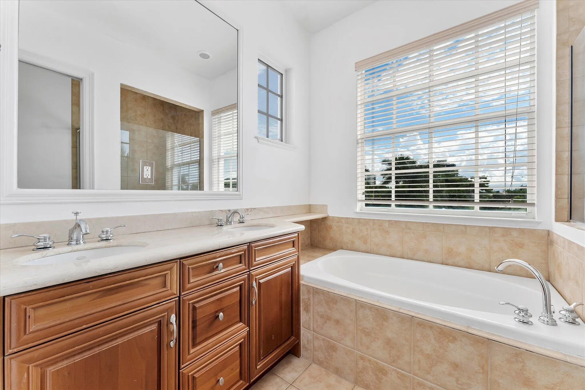 285 SE 6th Avenue, #J