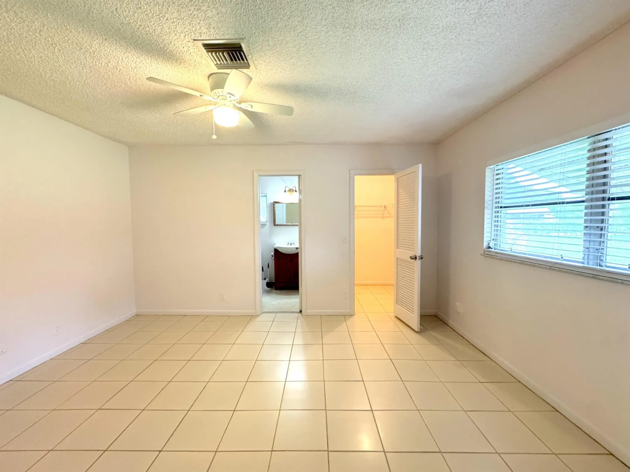 1900 Palmland Drive, #2