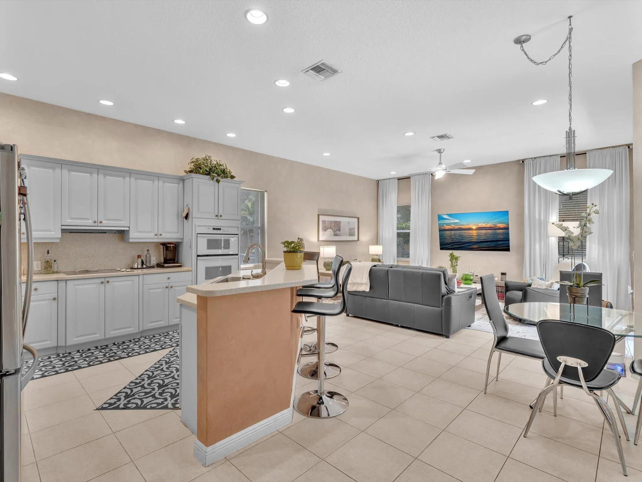 6419 Stonehurst Circle
