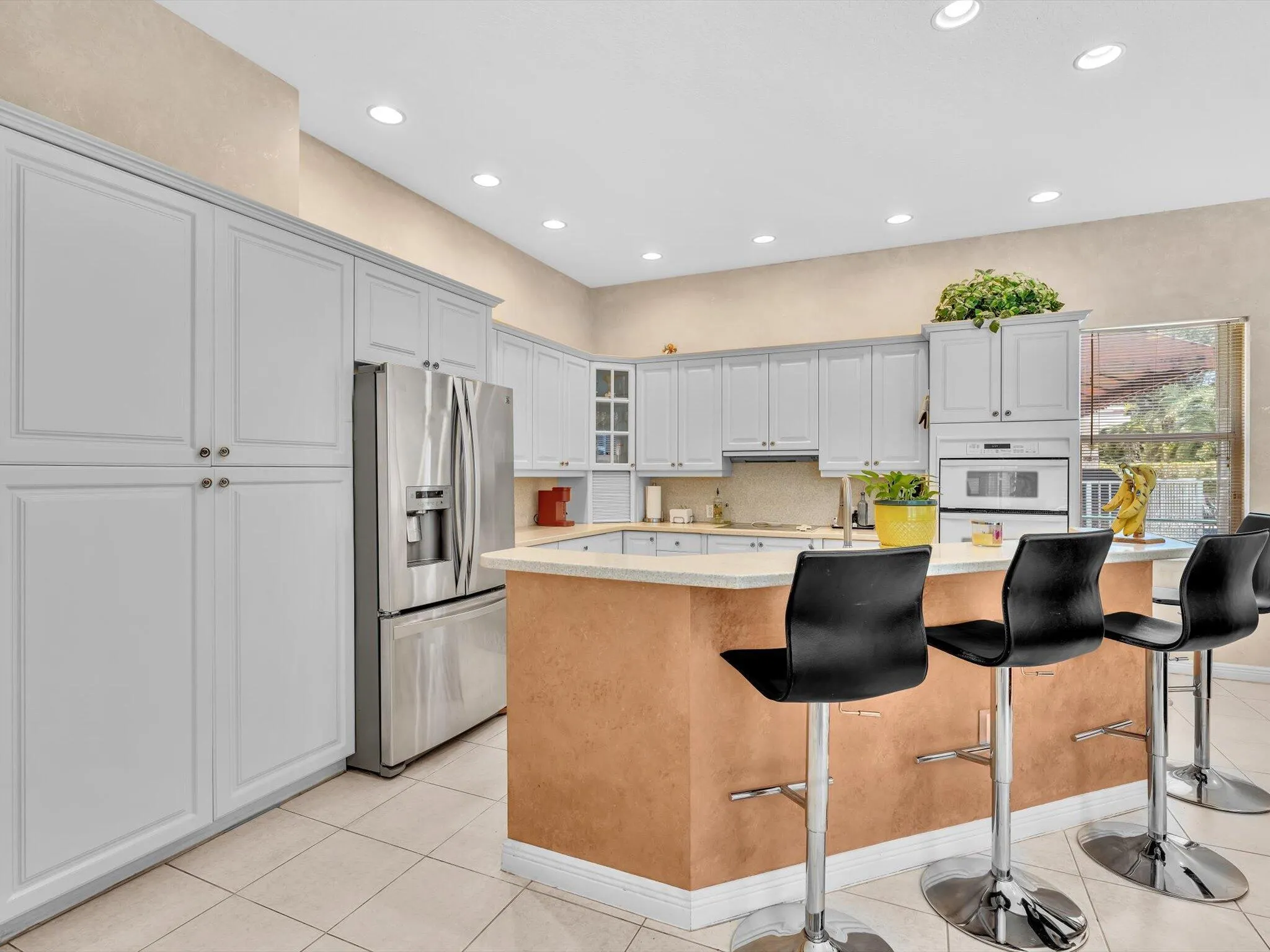 6419 Stonehurst Circle