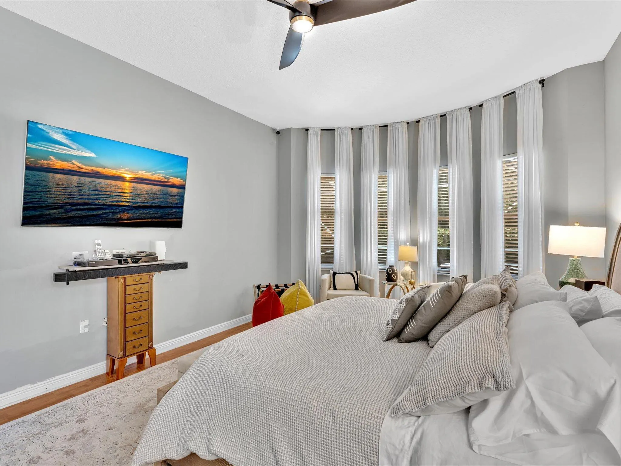 6419 Stonehurst Circle