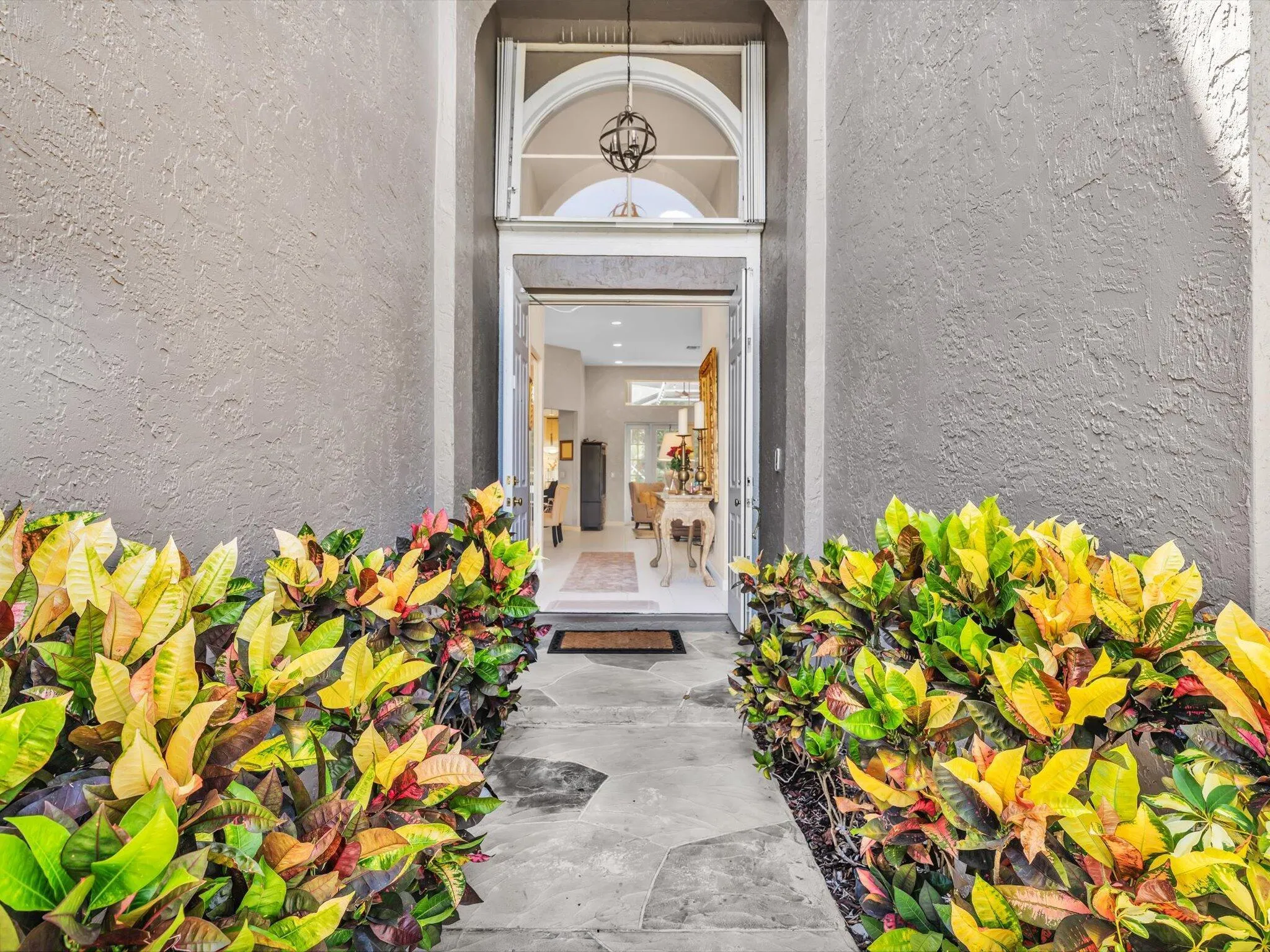 6419 Stonehurst Circle