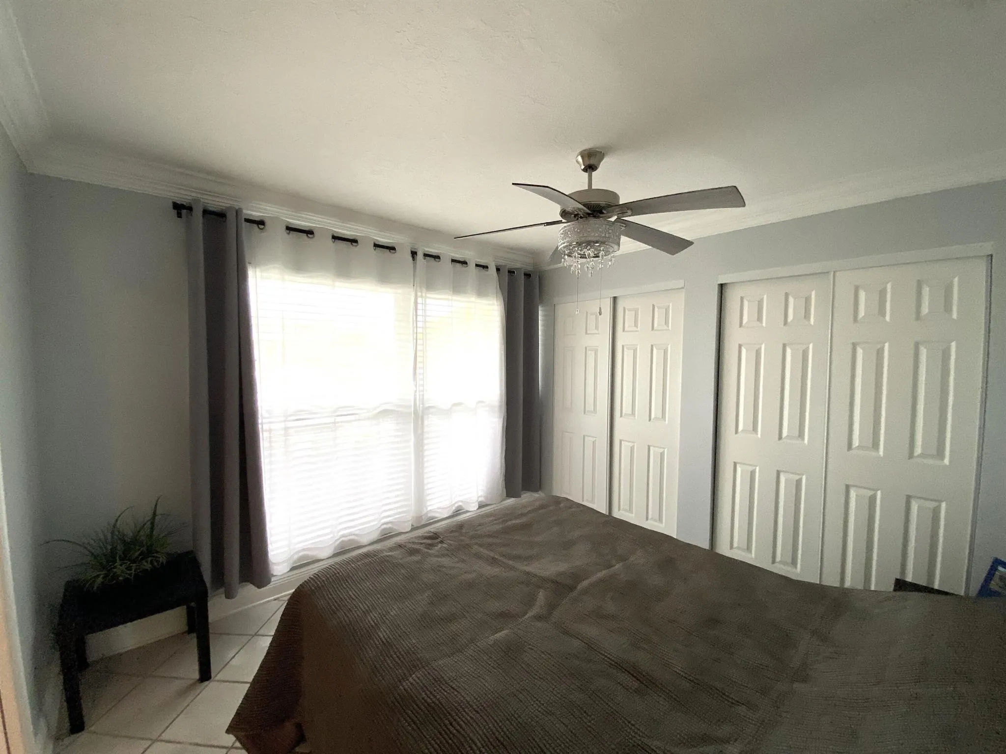 1040 N Palm Lane, #C