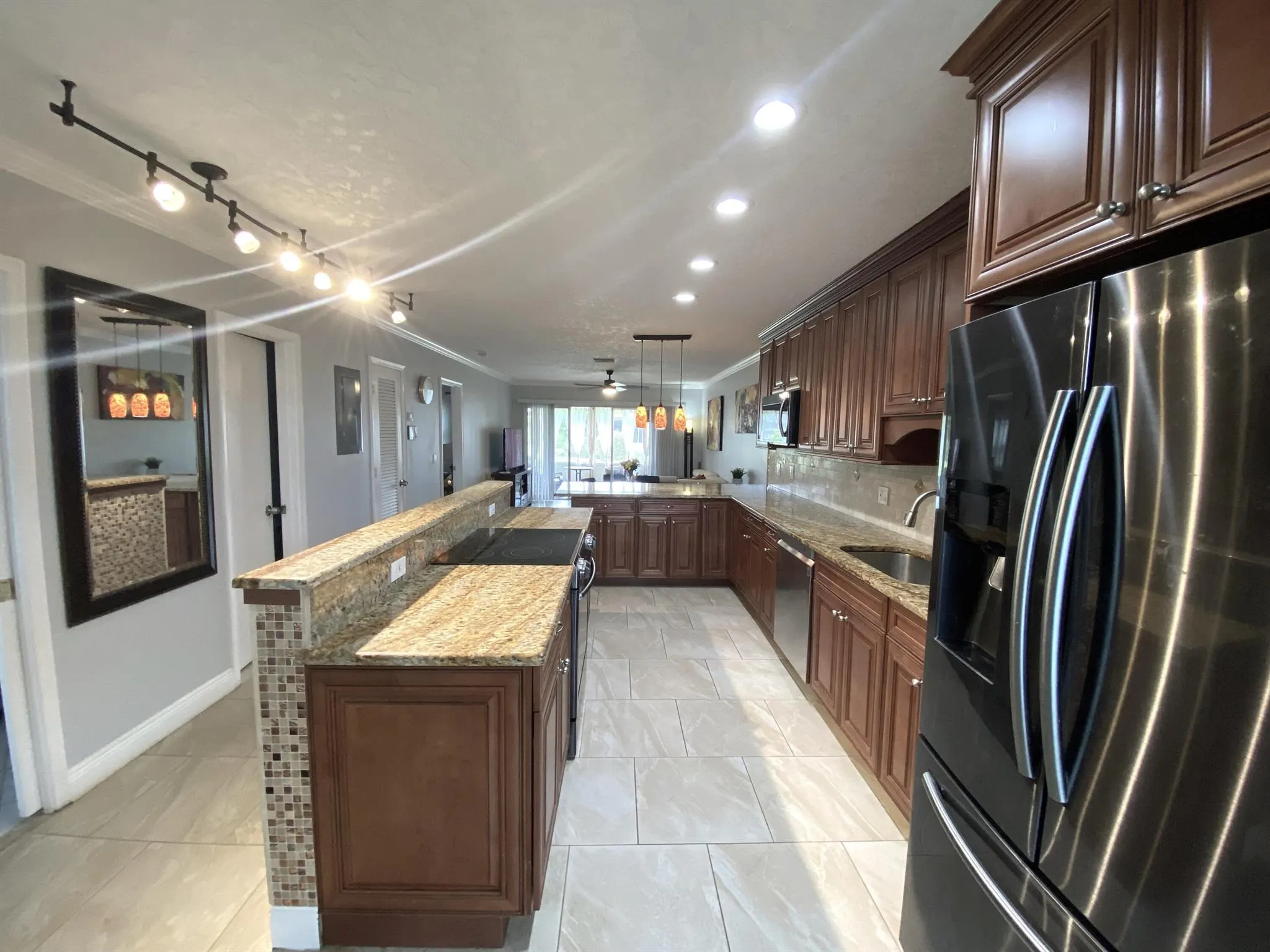 1040 N Palm Lane, #C