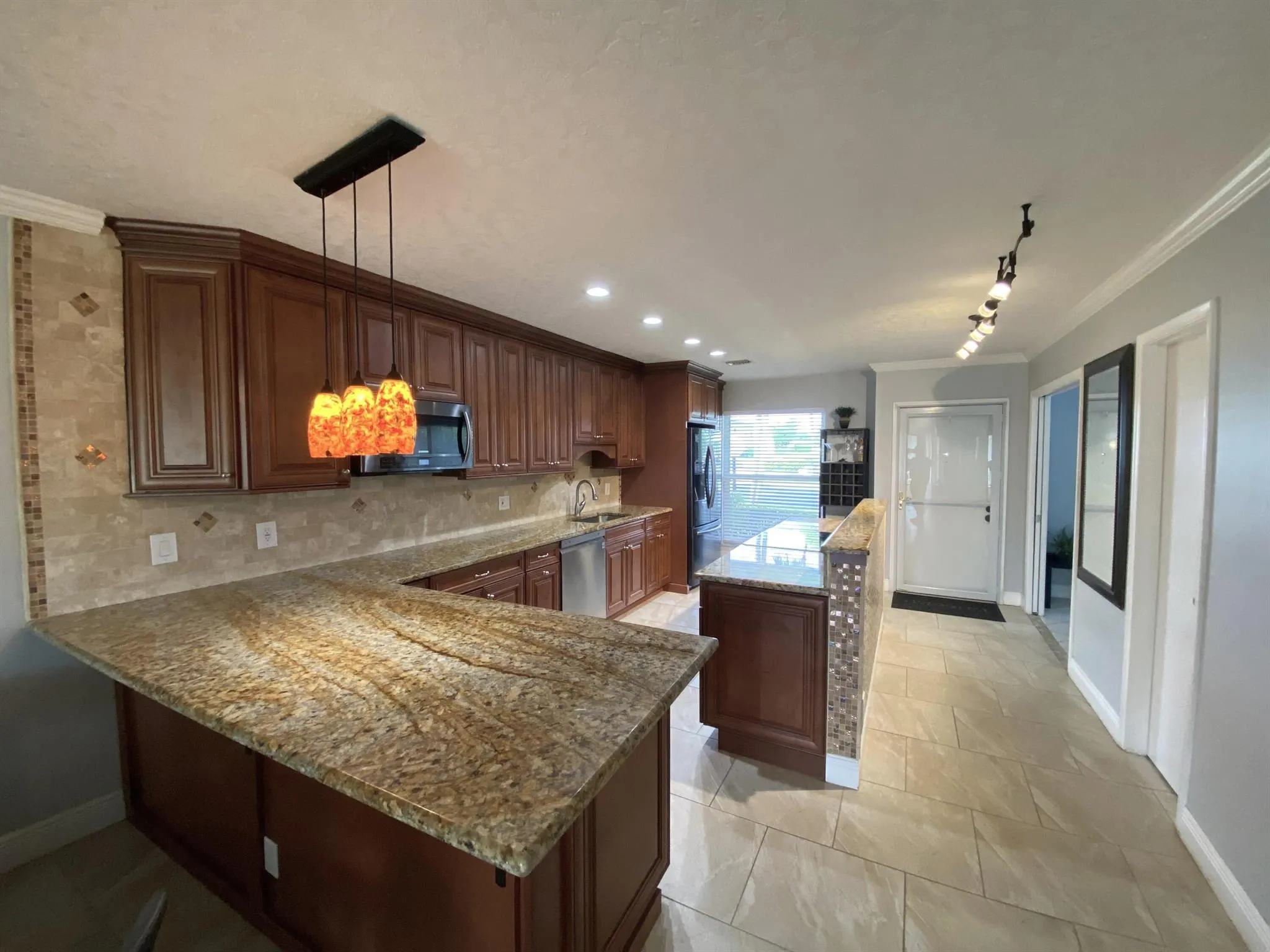 1040 N Palm Lane, #C