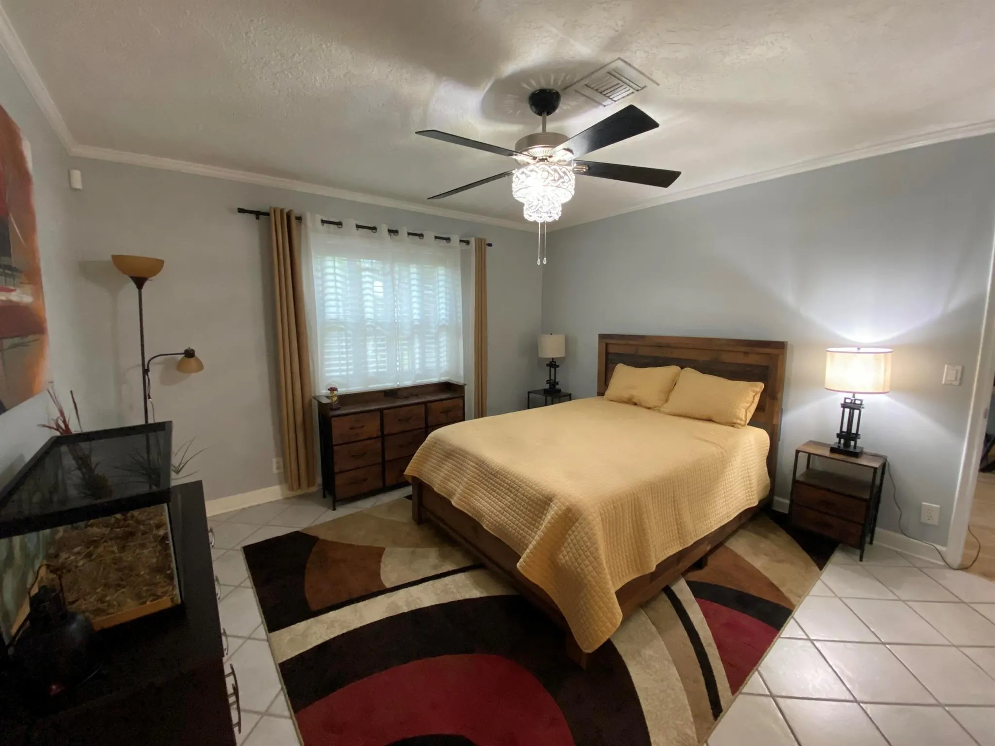 1040 N Palm Lane, #C