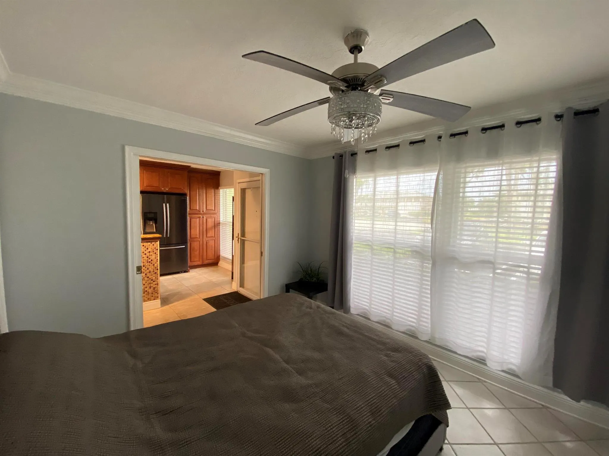 1040 N Palm Lane, #C