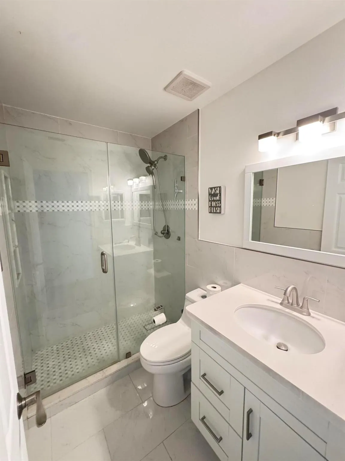 860 NW 21st Way
