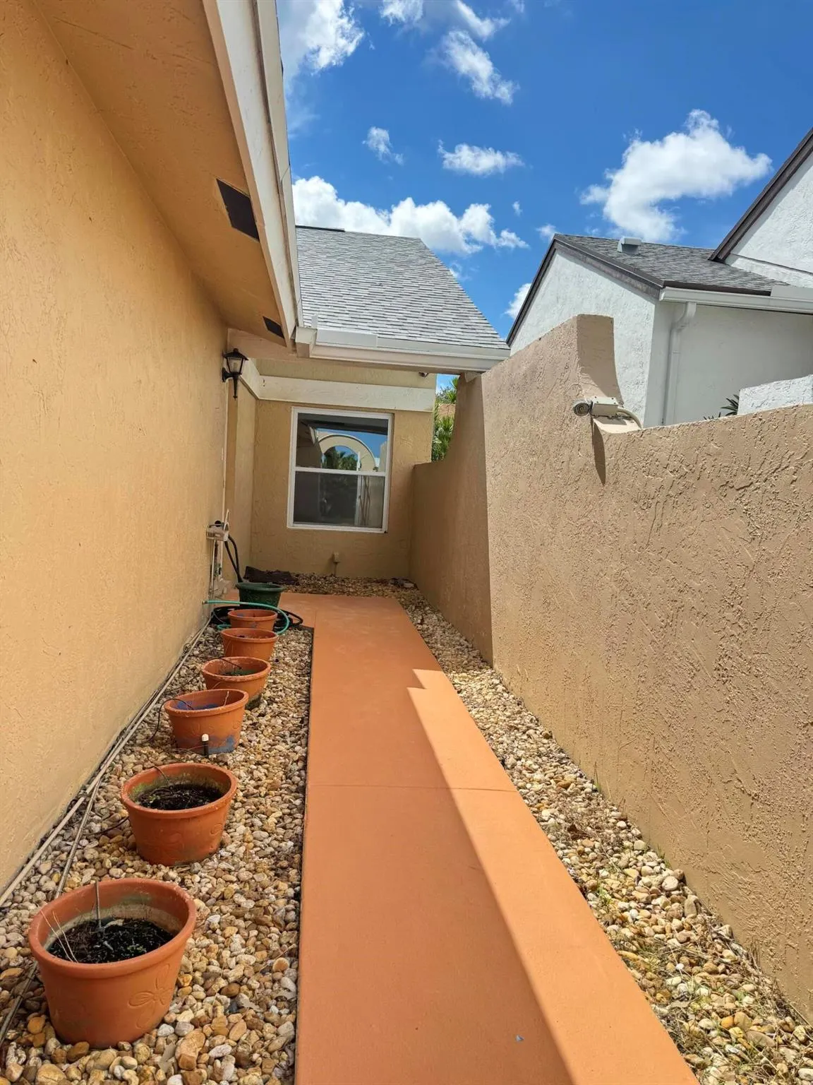 860 NW 21st Way