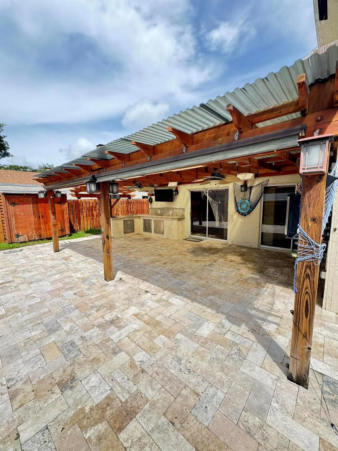 860 NW 21st Way
