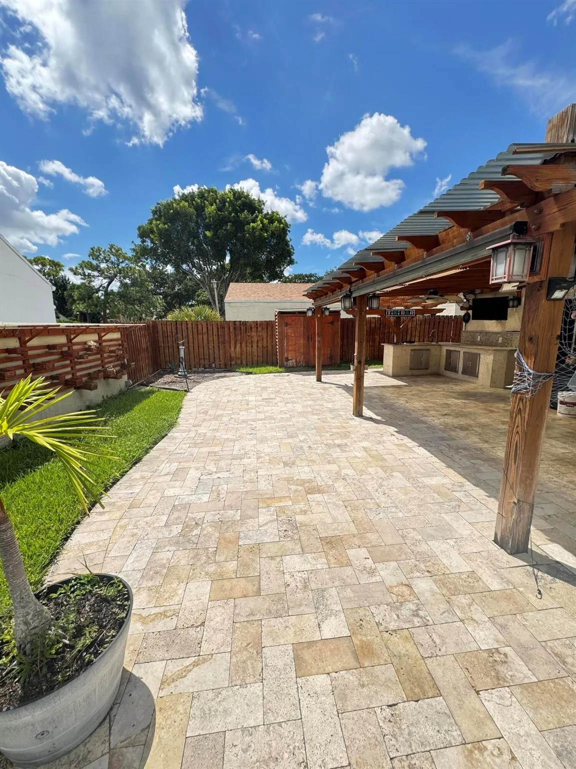 860 NW 21st Way