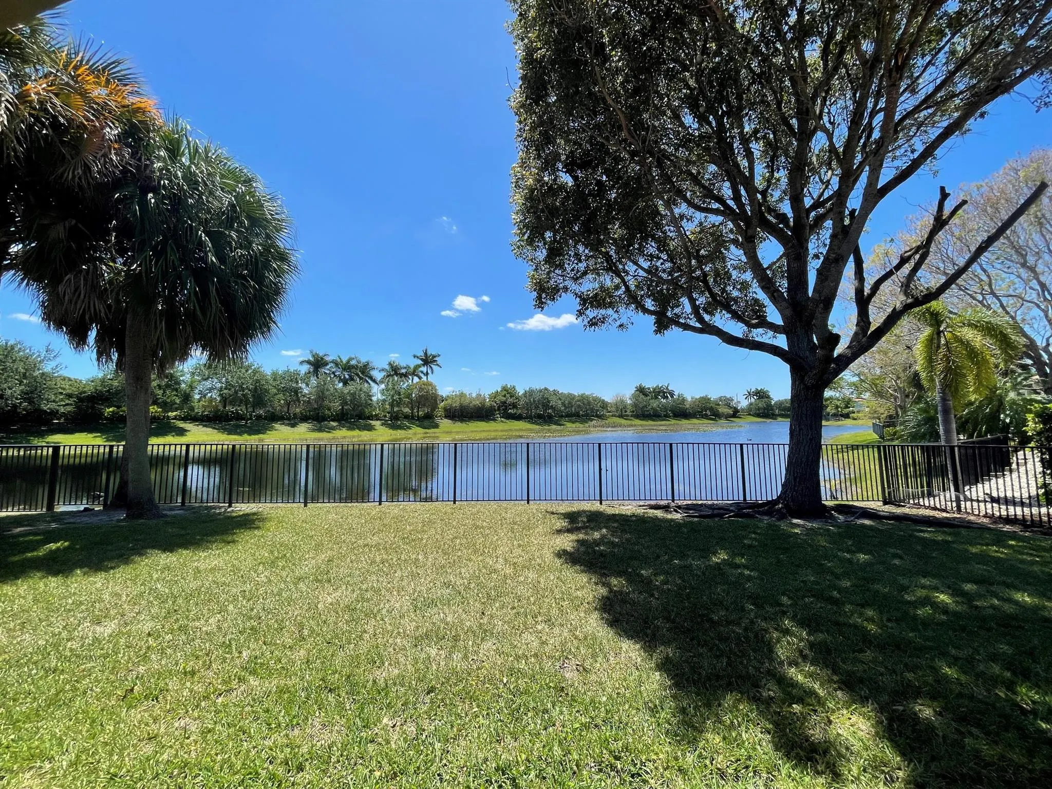 8186 NW 105 Lane