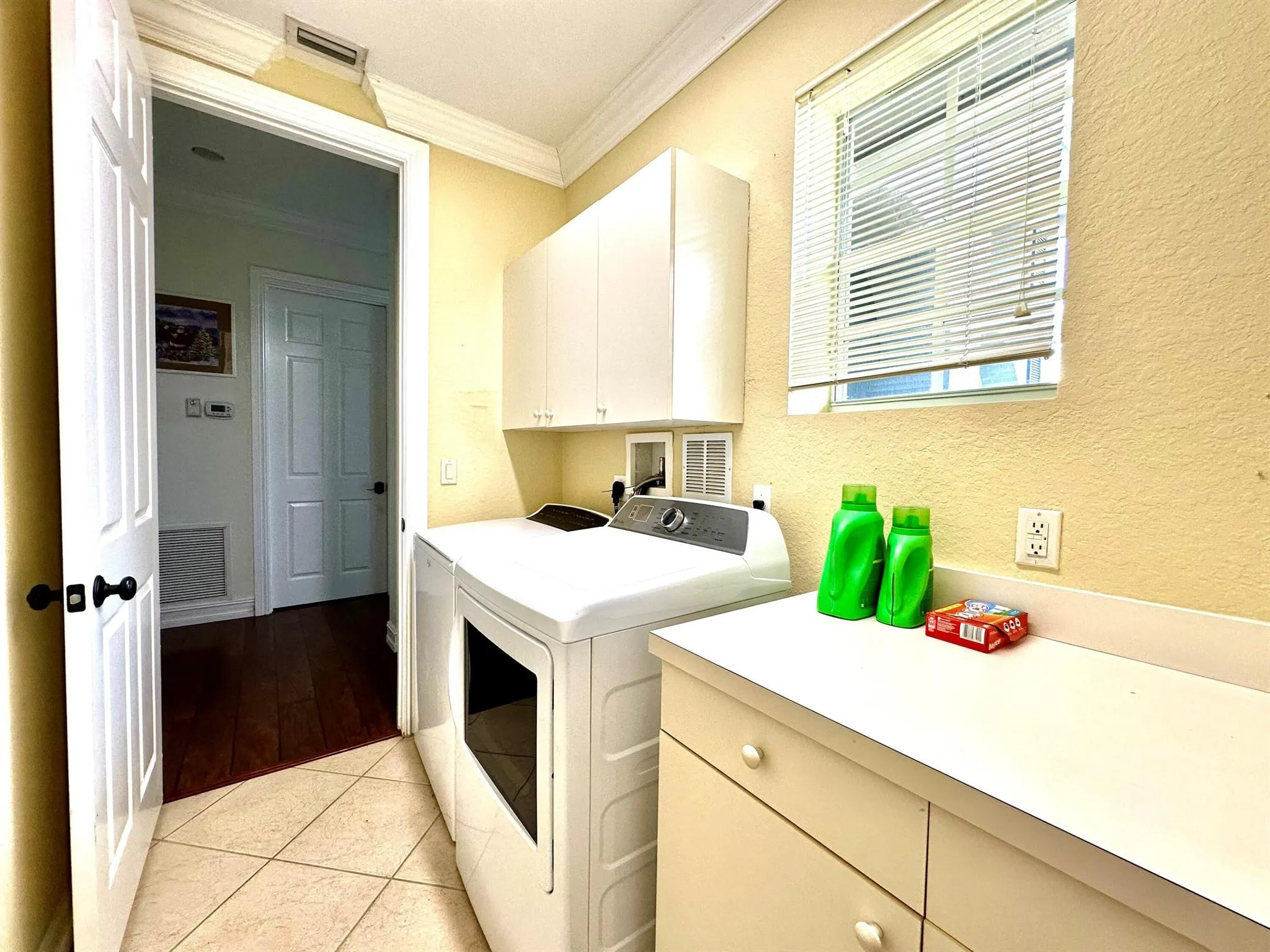 8186 NW 105 Lane