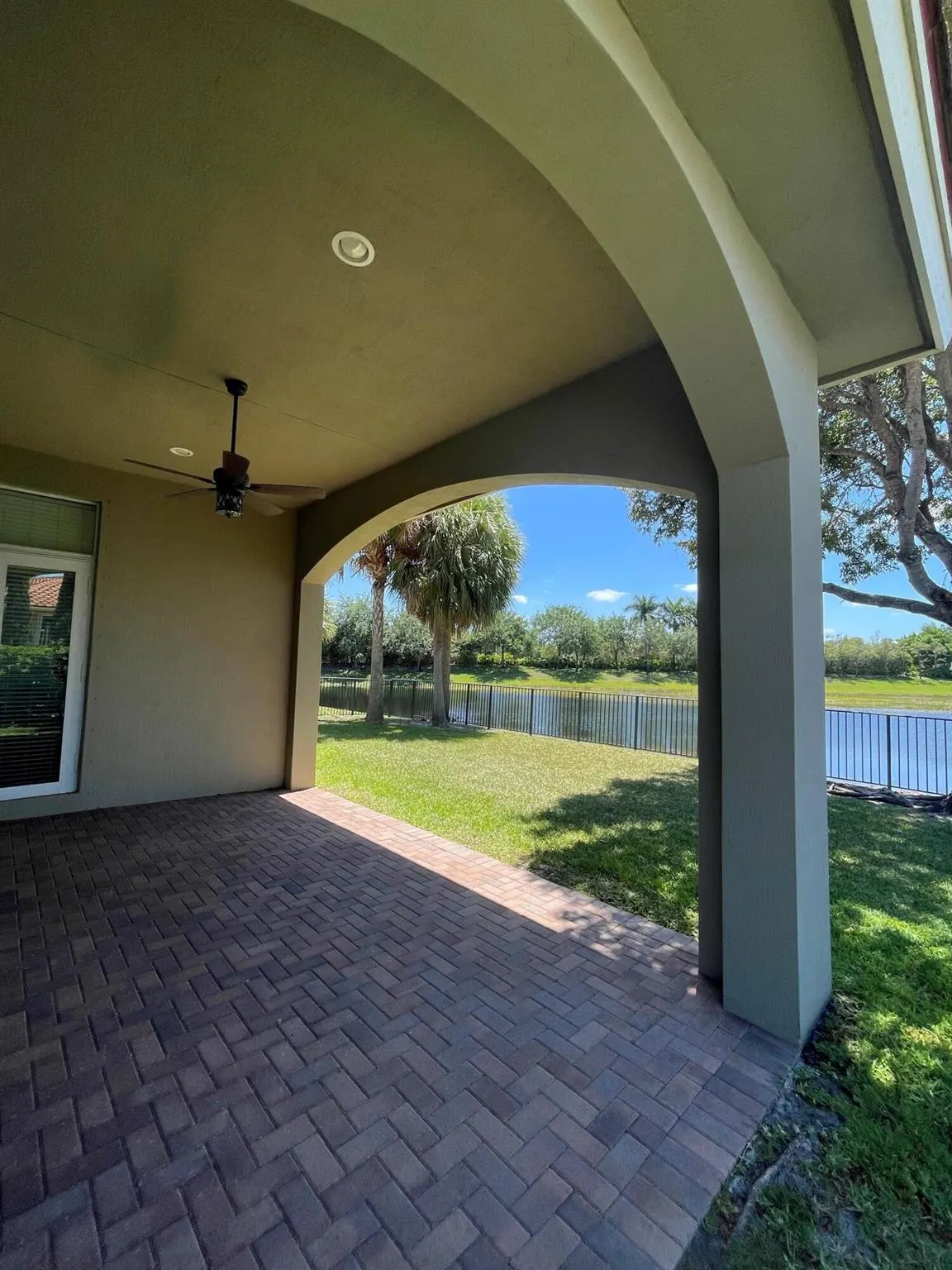 8186 NW 105 Lane