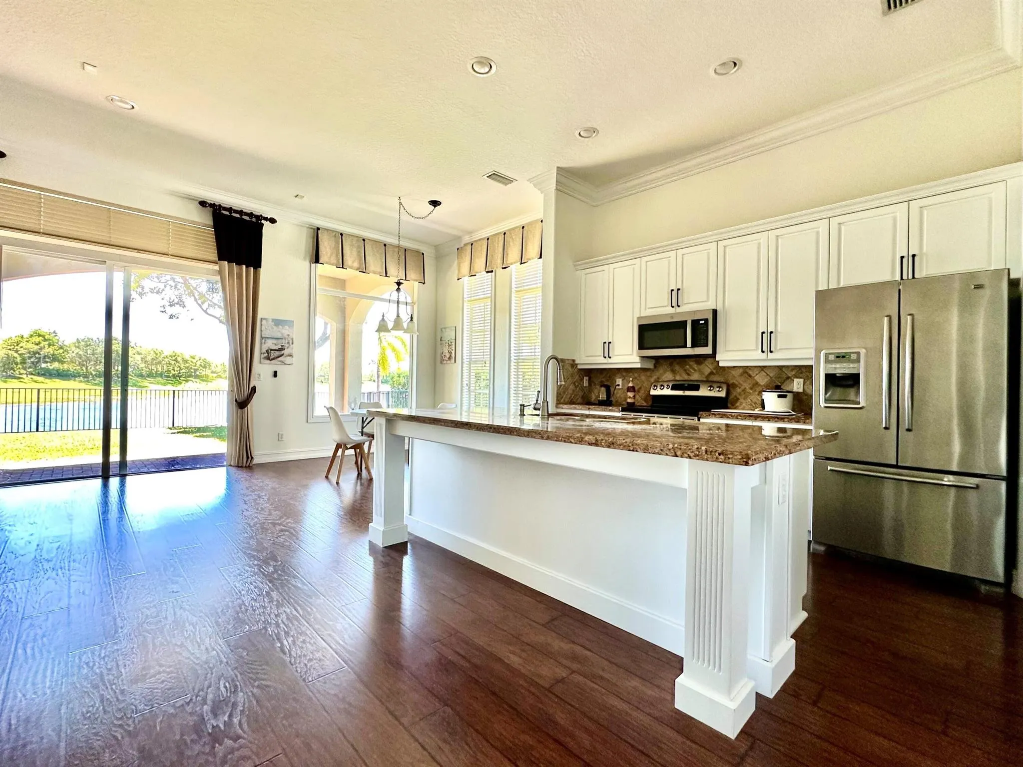 8186 NW 105 Lane
