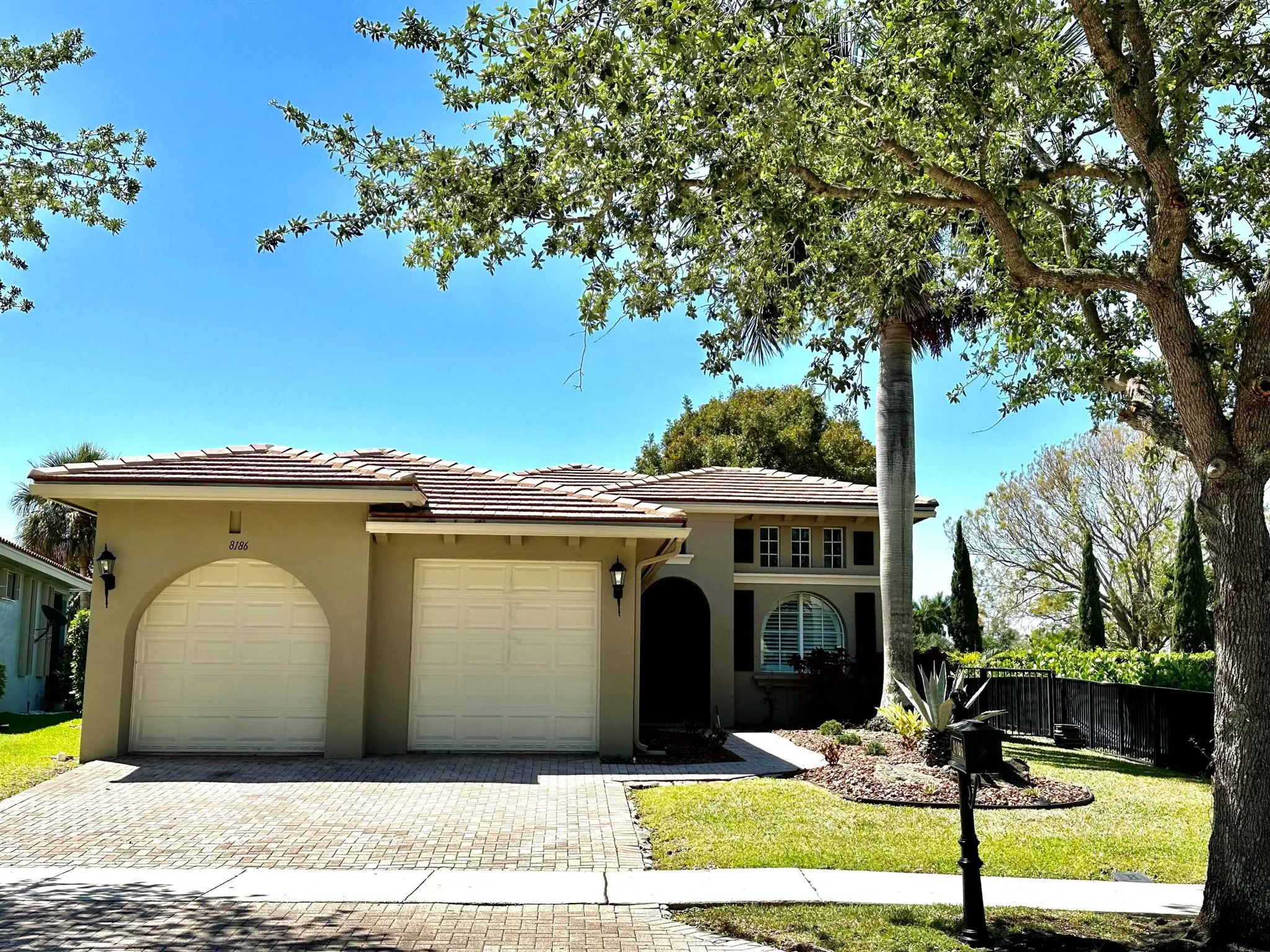 8186 NW 105 Lane