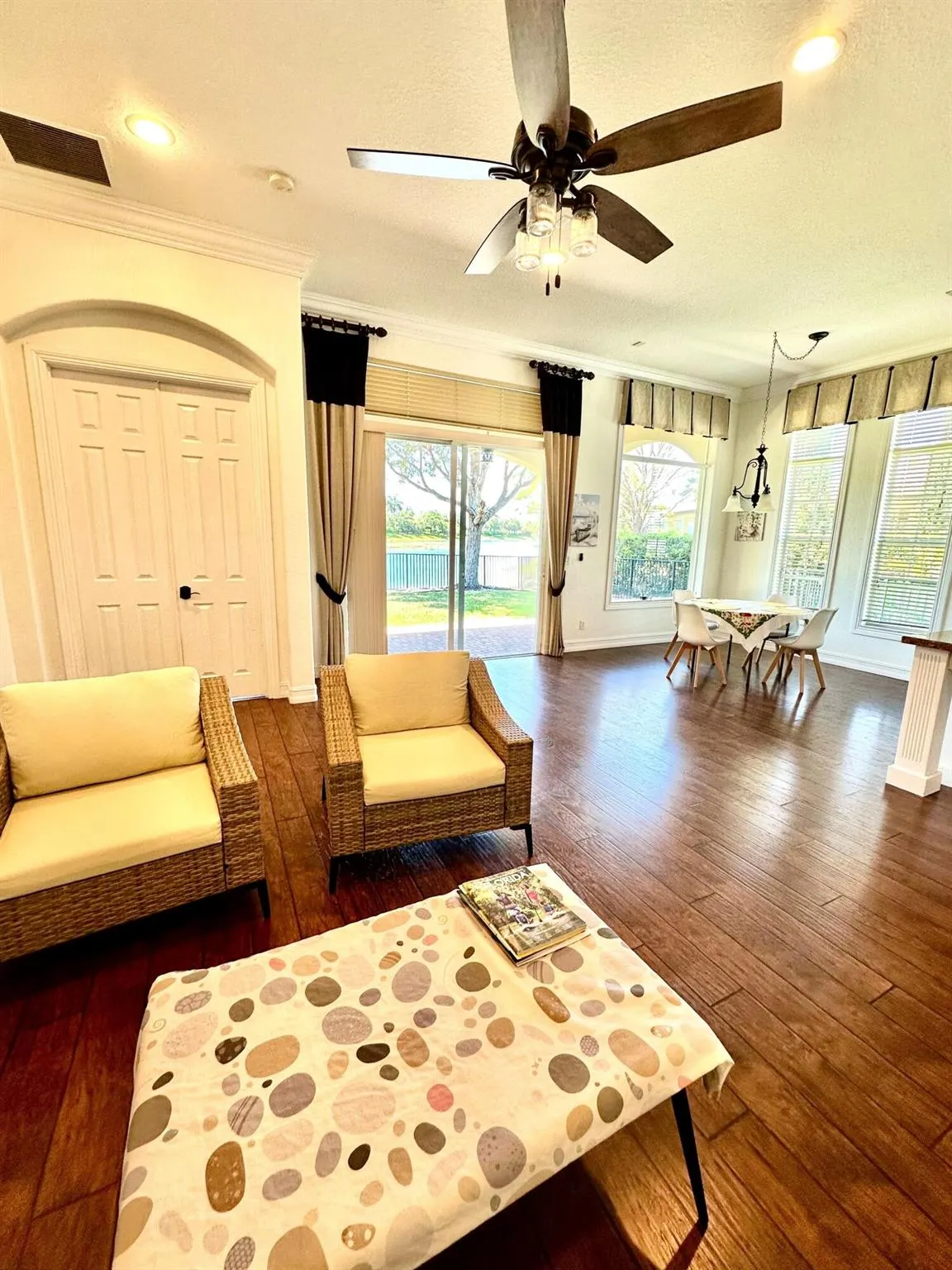 8186 NW 105 Lane