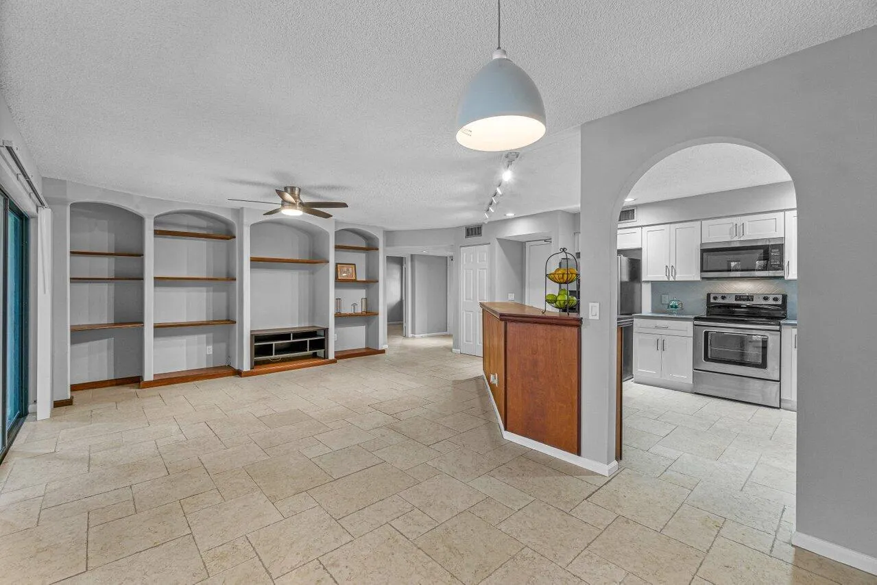 5540 Coach House Circle, #B